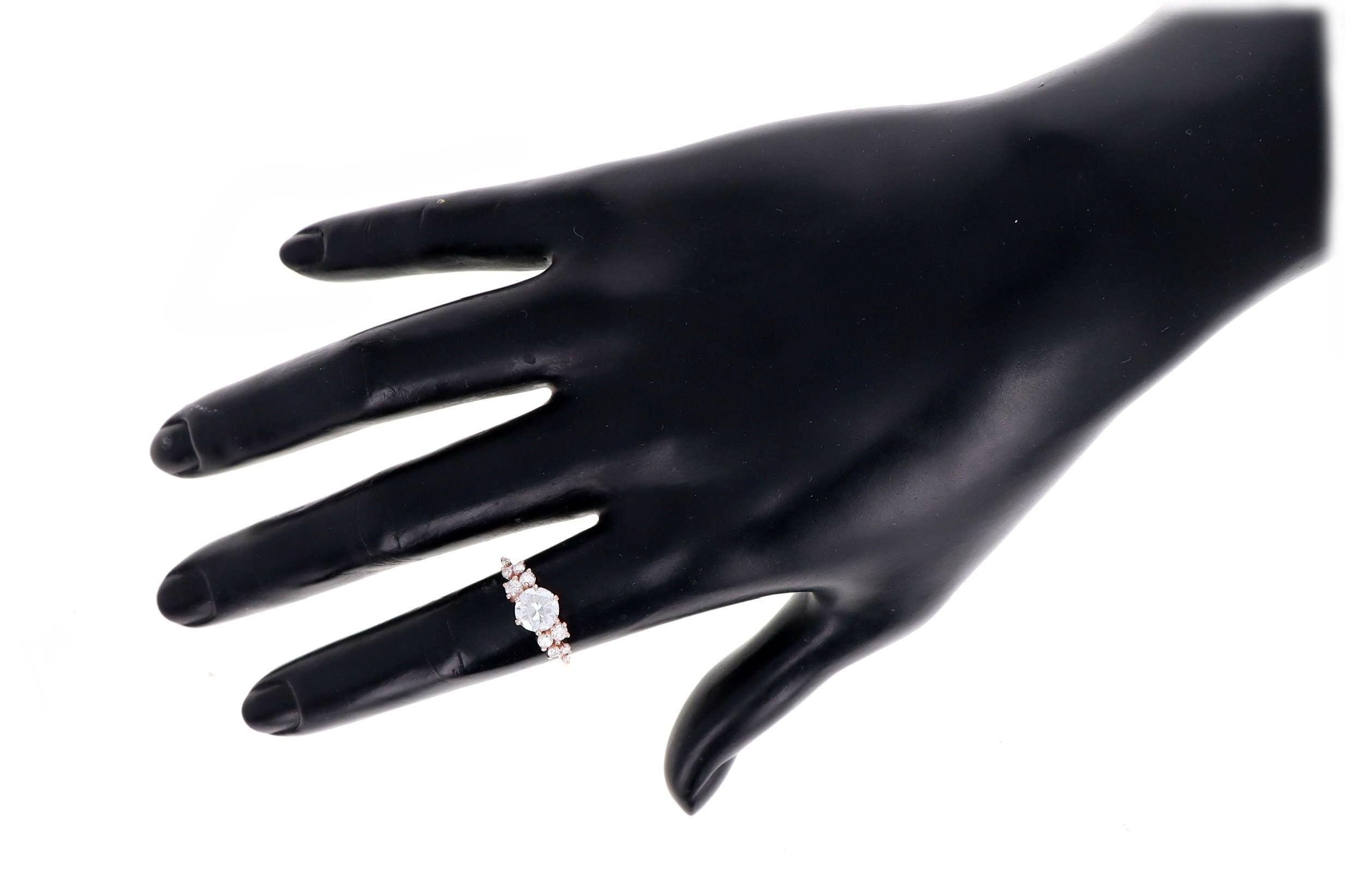 Taille ronde Bague de fiançailles florale en or rose 14 carats avec diamants ronds brillants de 1,04 carat en vente