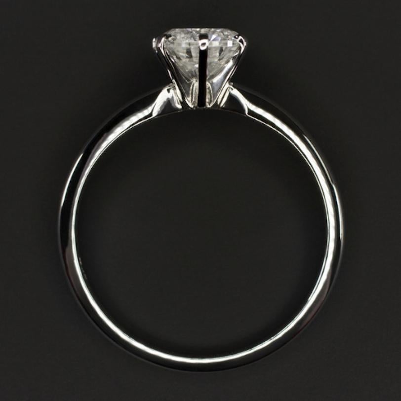 Modern 1.04 Carat Round Diamond Solitaire Engagement Ring