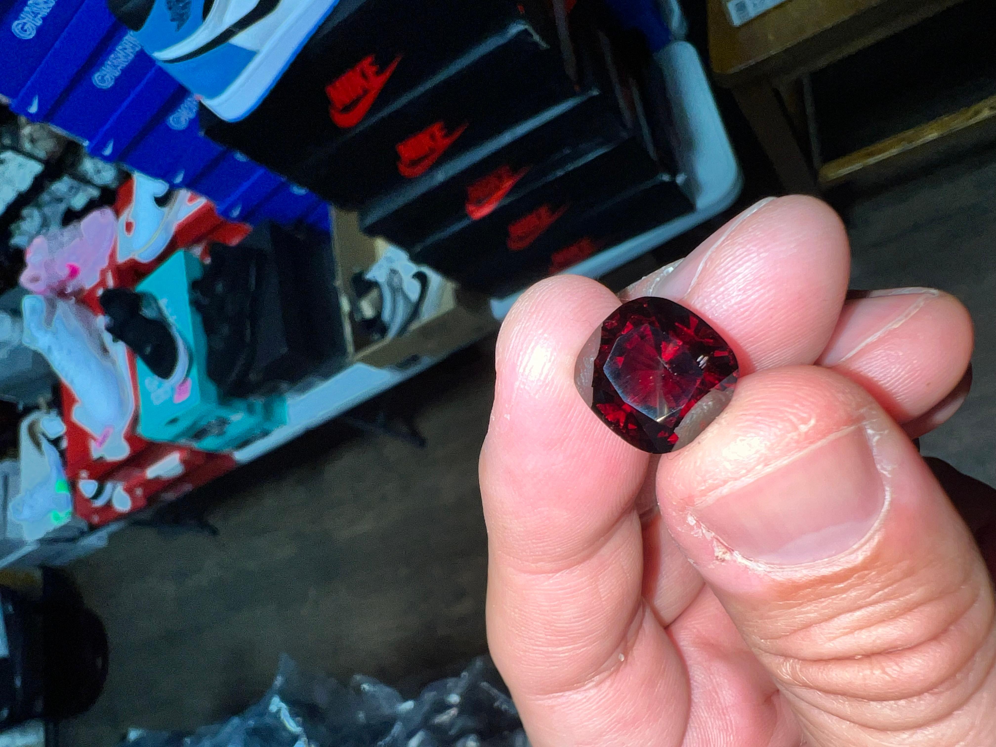 10,4 Carati Spinello Rosso Vivido In condizioni buone in vendita a Omaha, NE