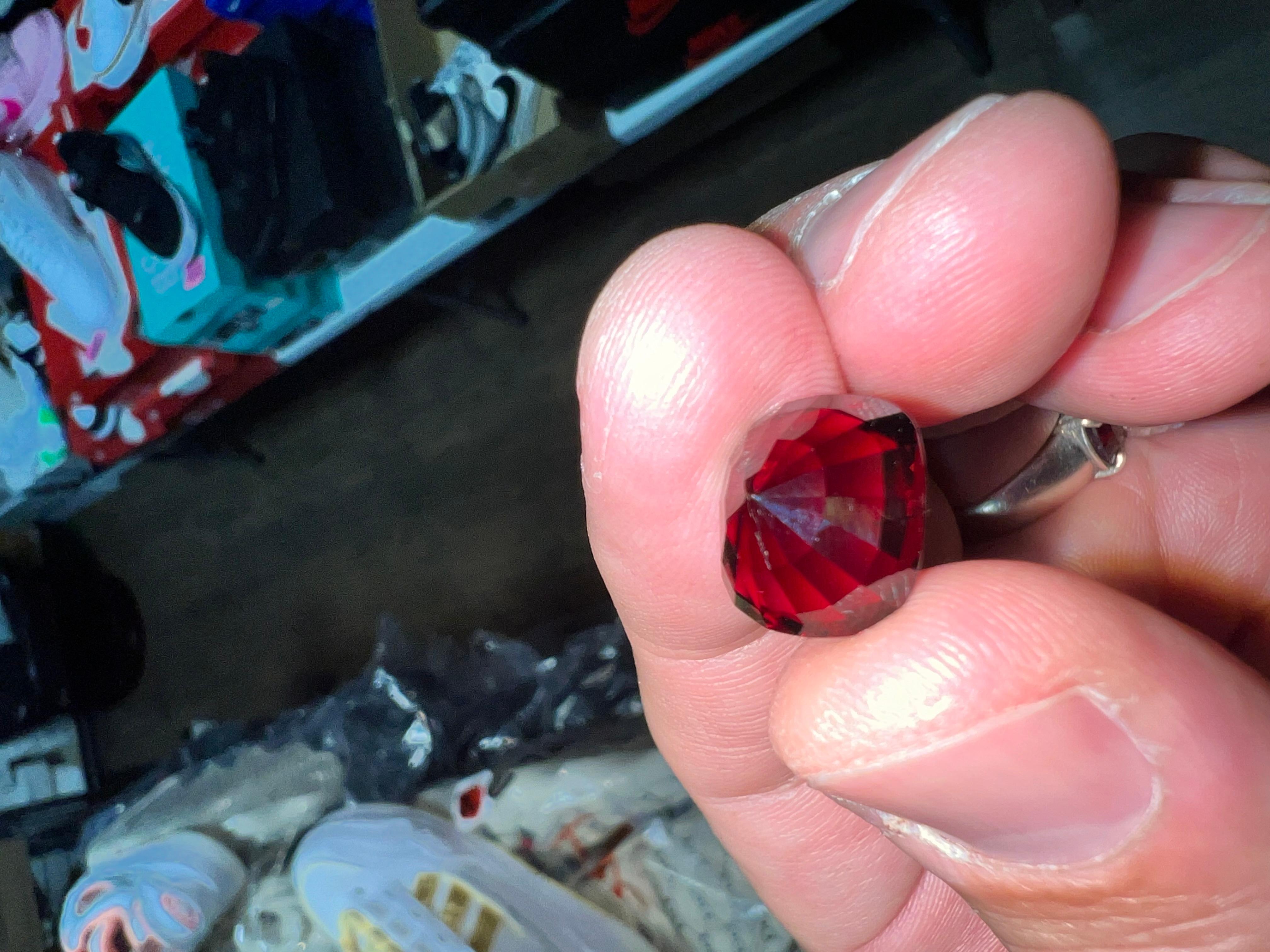 10,4 Carati Spinello Rosso Vivido in vendita 1