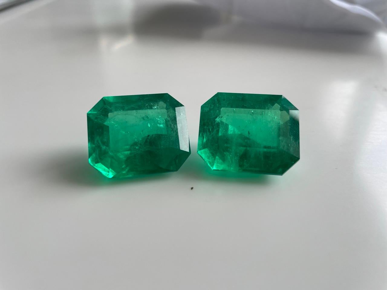 Paire de taille octogonale colombienne 104 carats en vente 2