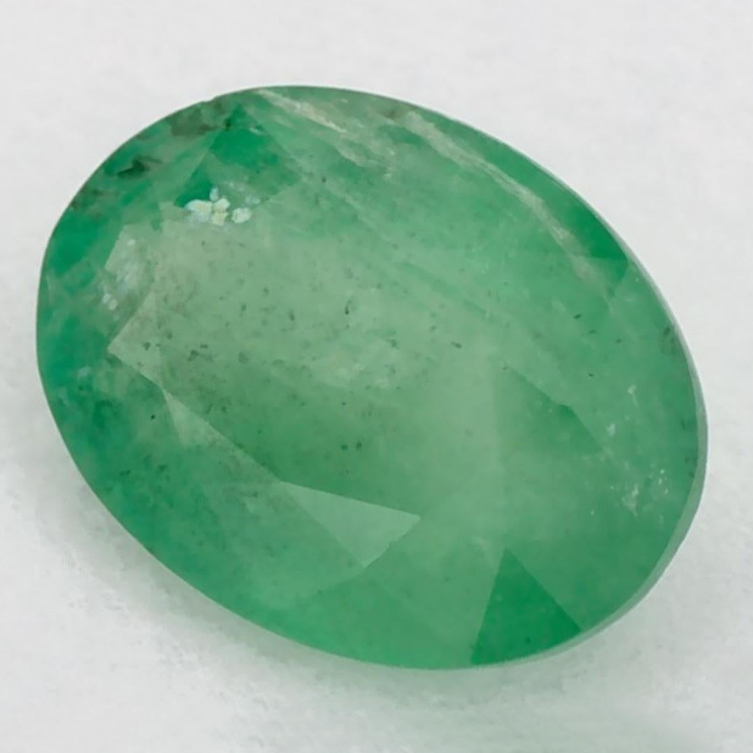 Mit seinem leuchtenden grünen Farbton ist der Geburtsstein für den Mai ein Symbol für neues Wachstum im Frühling.
 
Entdecken Sie die lebendige Kollektion von Smaragden, Rubinen und Saphiren in unserem Geschäft, die als lose Edelsteine erhältlich