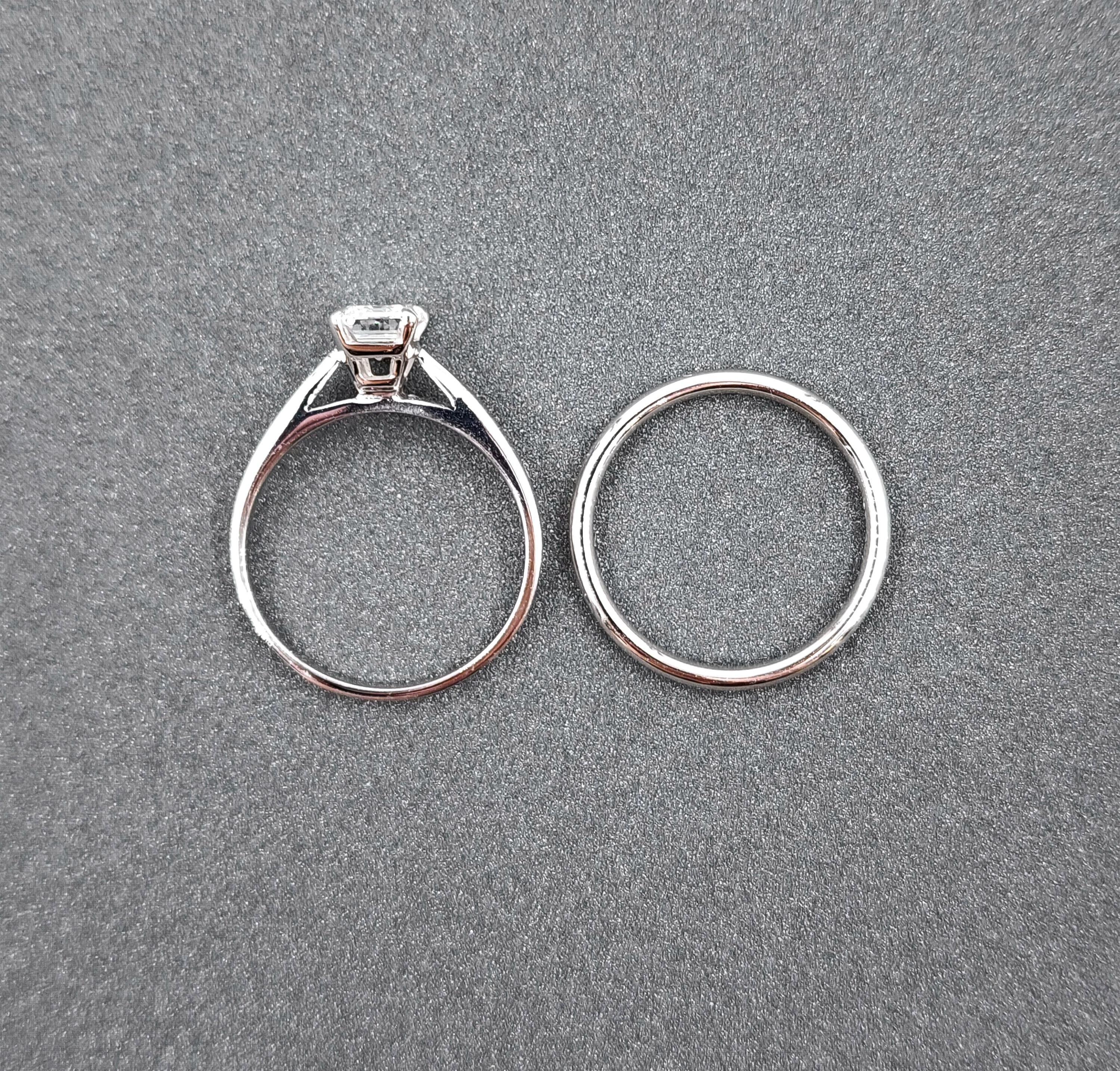 Set di fidanzamento con diamanti taglio smeraldo da 1,04 ct certificato GIA In condizioni Nuovo in vendita a Chicago, IL