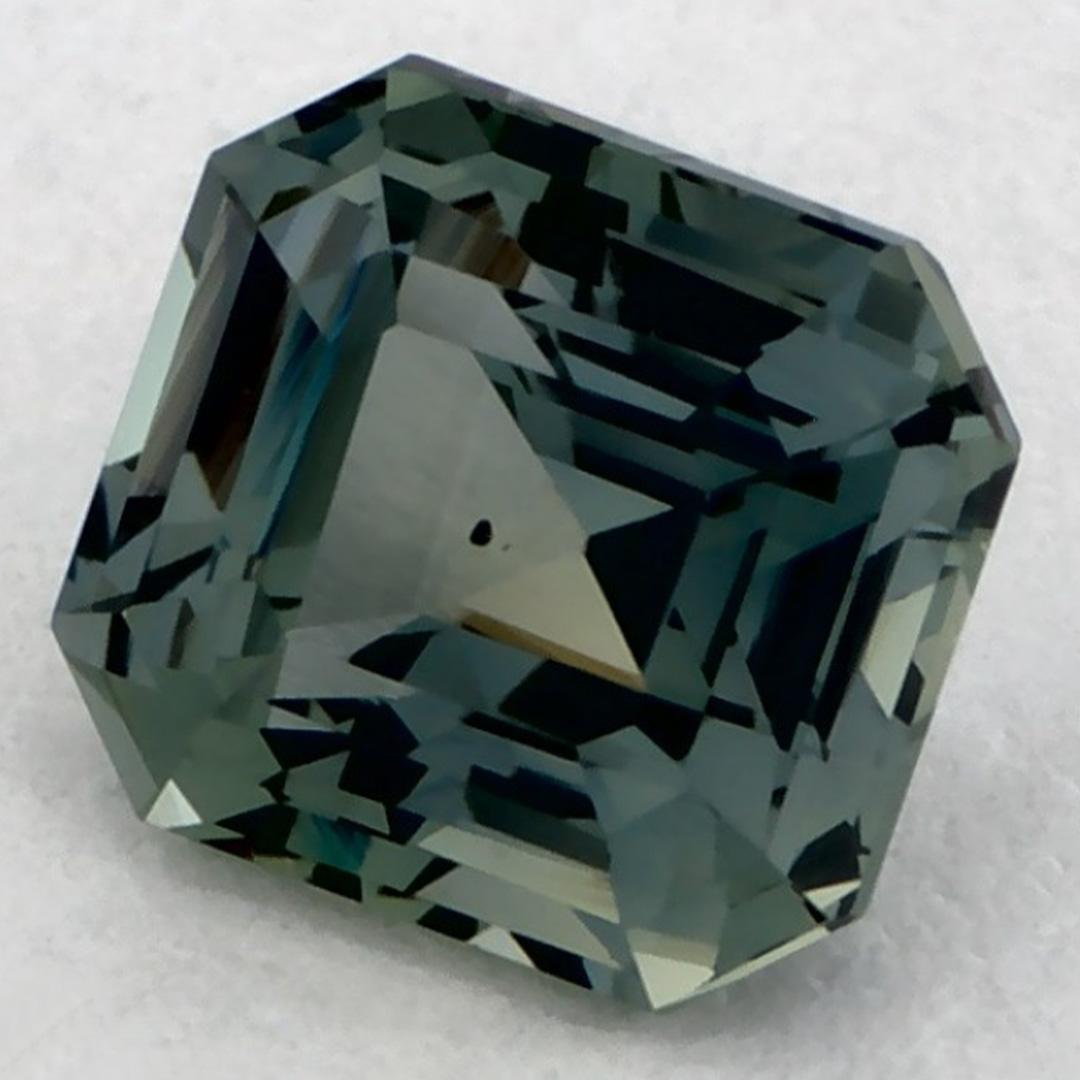 Taille octogone 1.04 Ct Green Sapphire Octagon Loose Gemstone (pierre précieuse en vrac) en vente