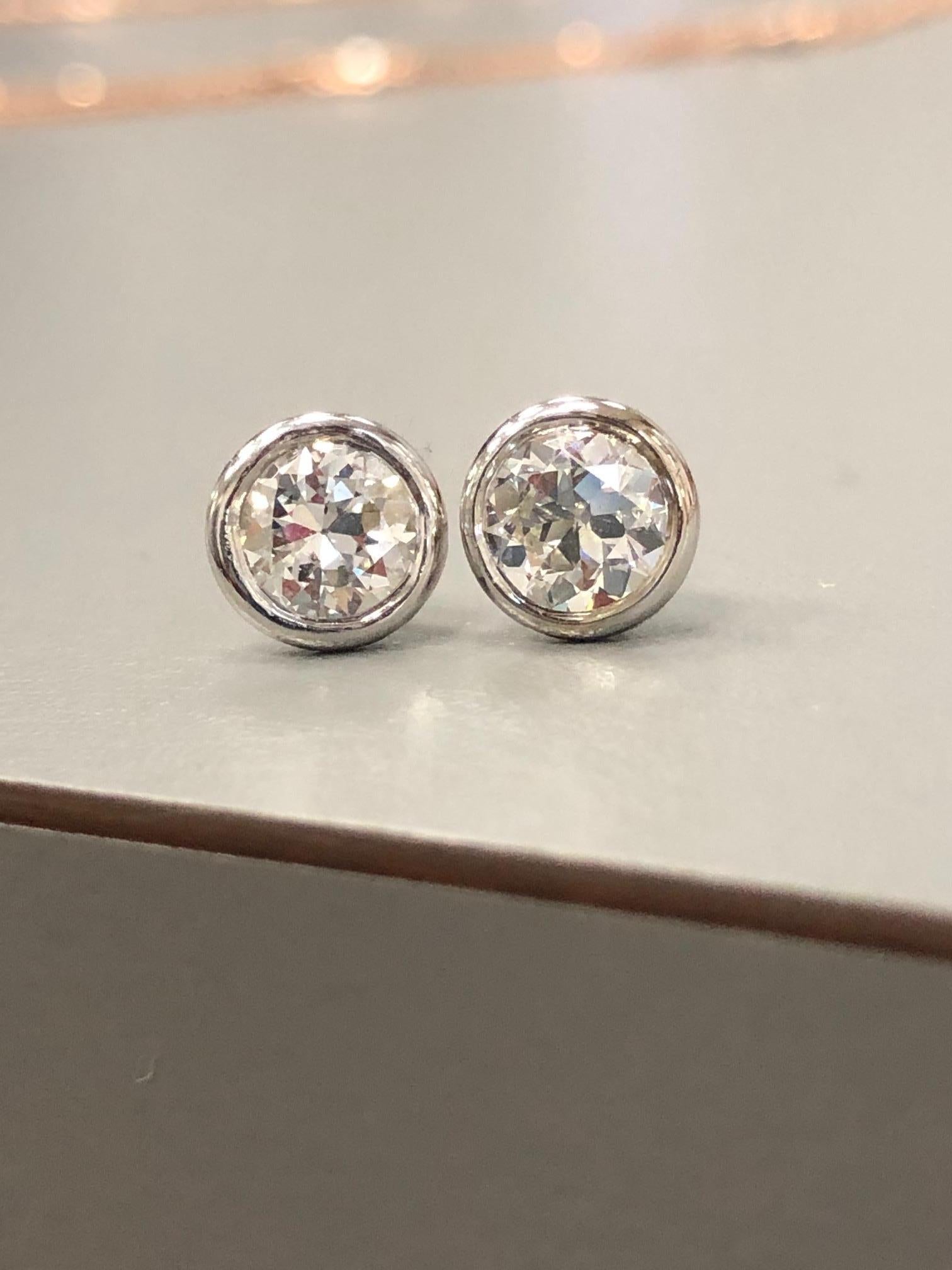 1.04 Carat Diamond Stud Earrings In New Condition In New York, NY