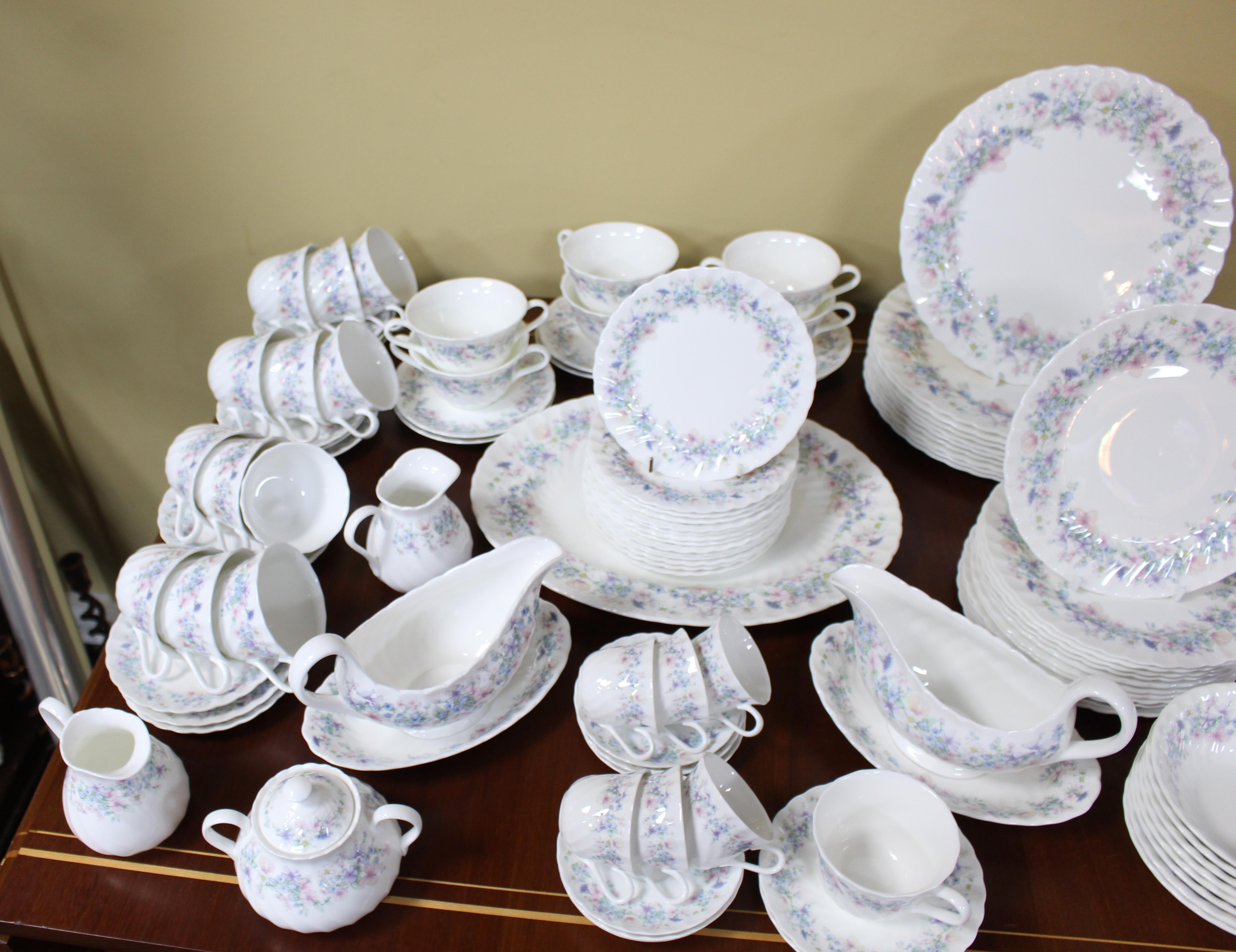 Manufacturer Wedgwood, made in England
Pattern W
Pieces 104
Pieces Everything pictured - 10 x 11 inch dinner plates, 12 x 8 1/2 inch side plates, 14 x 6 3/4 inch tea plates, large oval serving platter, 2 x sauce boats on stands, 6 x soup coupes