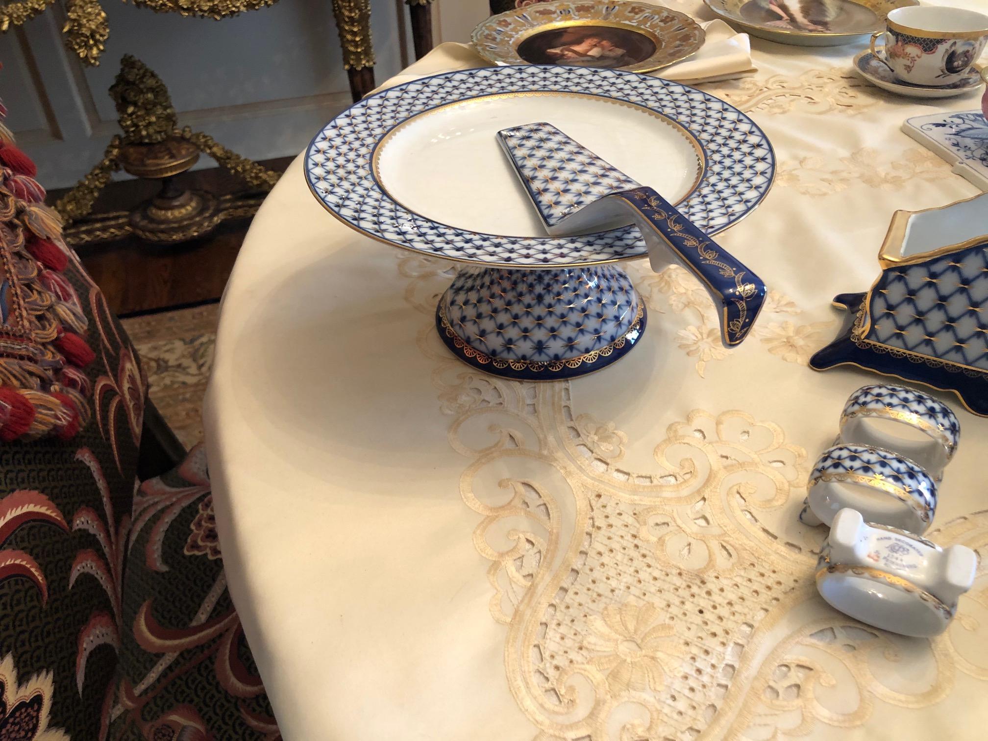 104 Pieces Russian Lomonsov Porcelain Service for Eight p For Sale 5