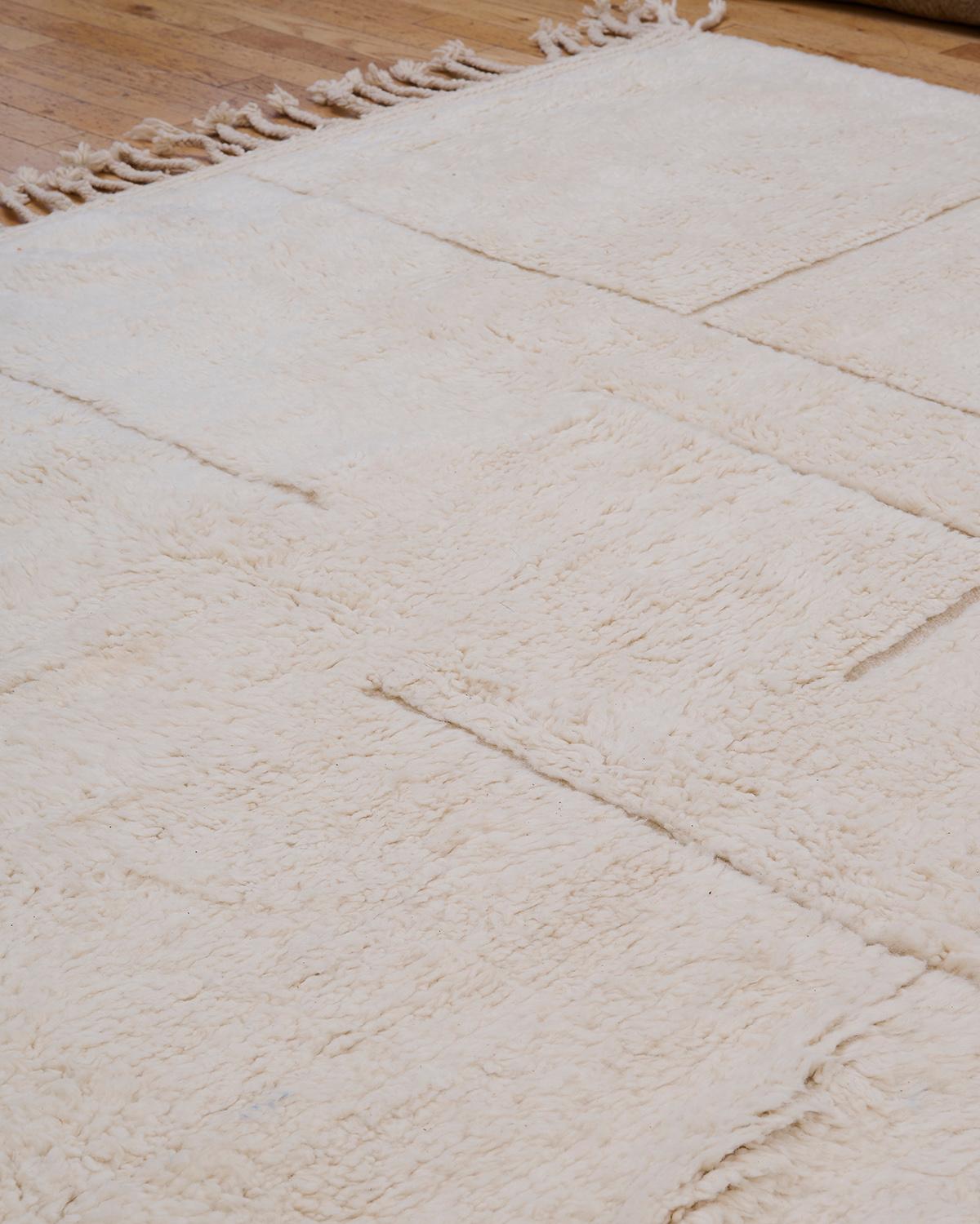 Hand-Crafted 10’4” x 13’6 1/2” Esprit Ivory Handmade Moroccan Wool Beni Ouarain Rug For Sale