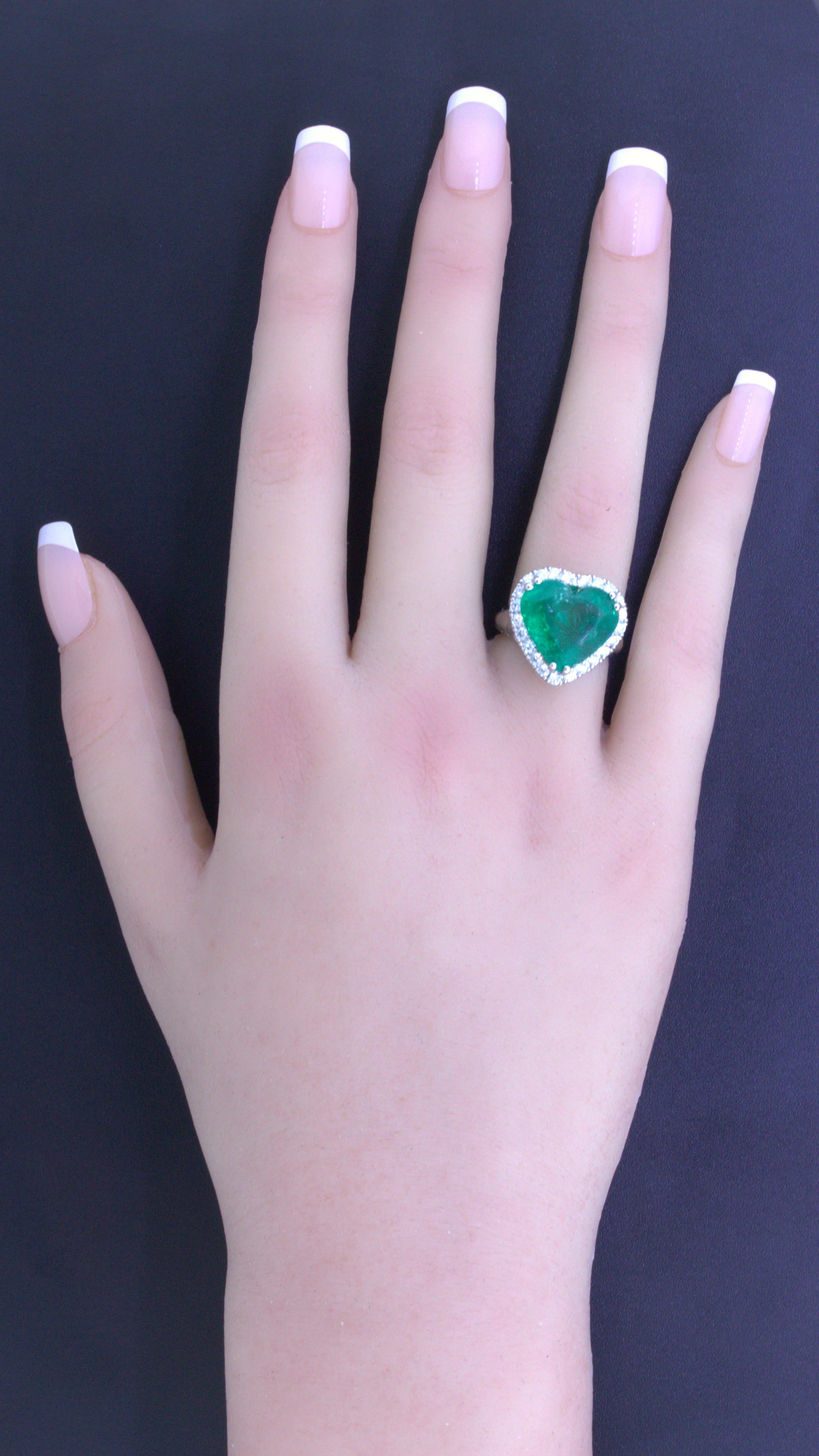10.40 Carat Colombian Emerald Heart-Shape Diamond Platinum Ring, AGL Certified For Sale 1