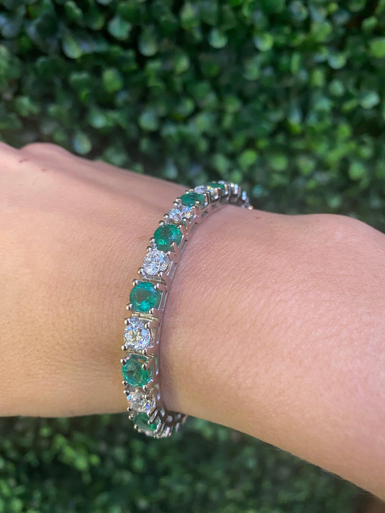 10.40 Carat Emerald & 8.50 Carat Diamond Tennis Bracelet, 14k White Gold For Sale 2