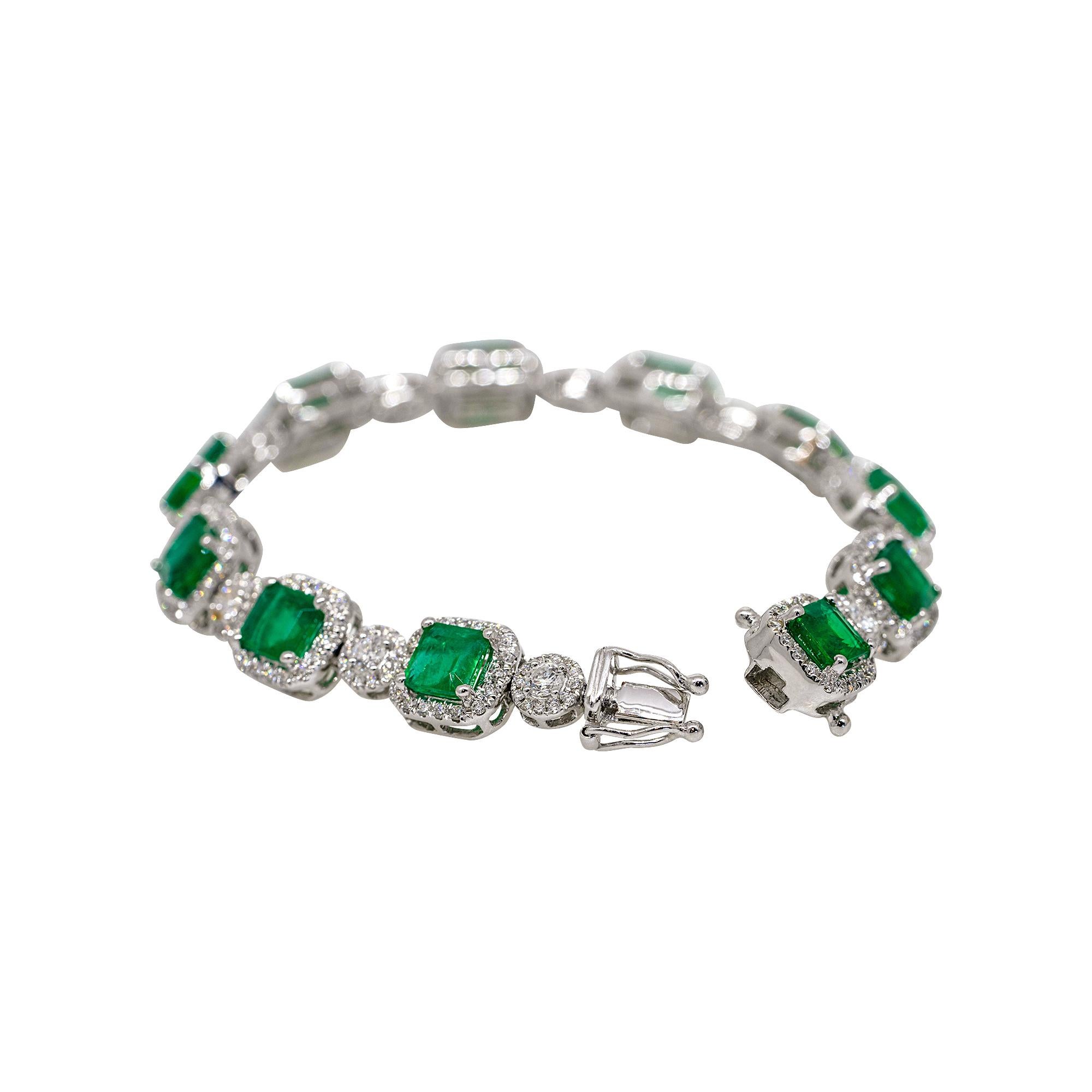 Women's 10.40 Carat Emeralds with Diamond Halo Link Bracelet 18 Karat in Stock