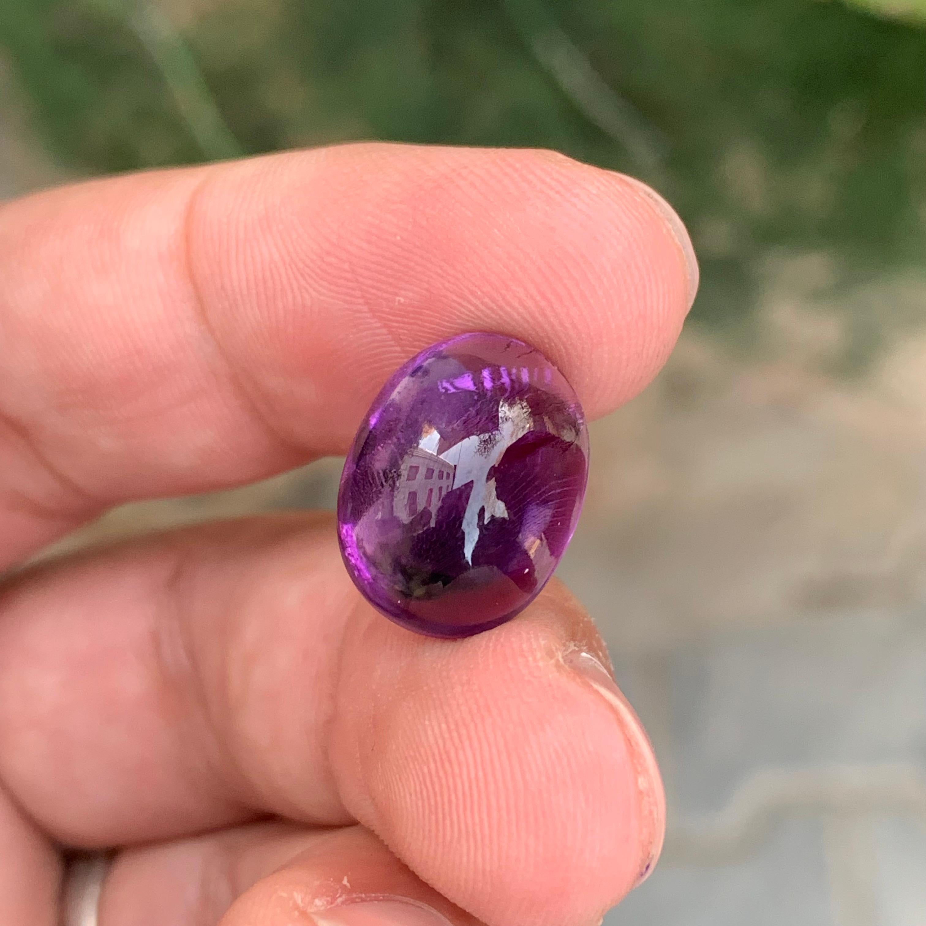 10,40 Karat natürlicher loser Amethyst mit Zuckerhut-Cabochon im Zuckerhut-Schliff für Ring im Zustand „Neu“ im Angebot in Peshawar, PK