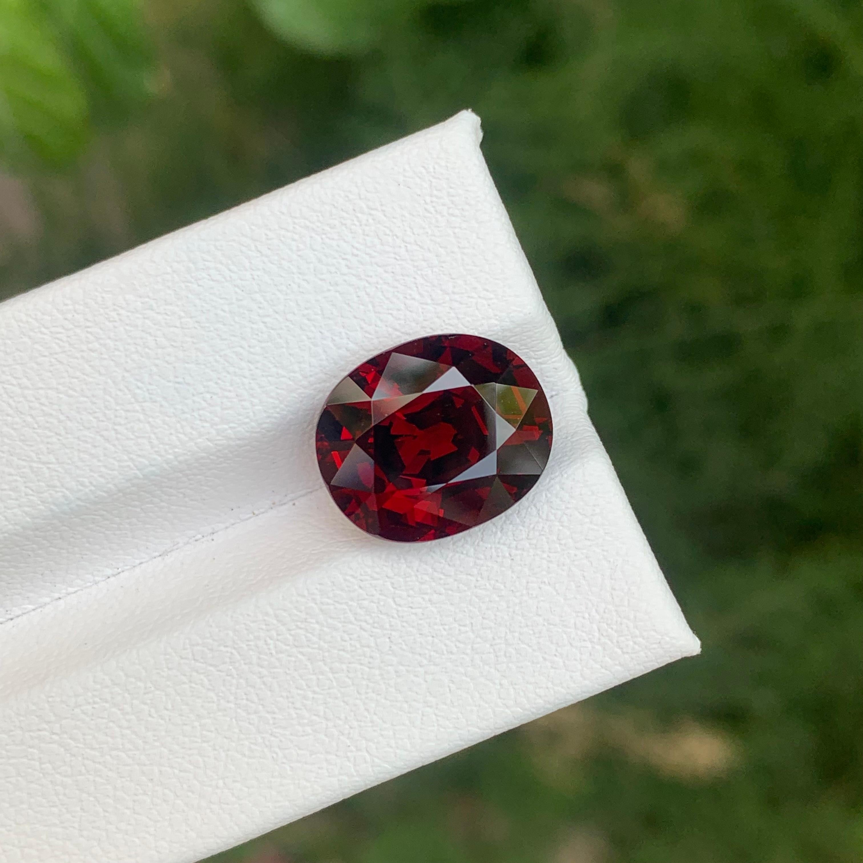 Faceted Spessartine Garnet

Weight: 10.40 Carats
Dimension: 13.5 x 11.2 x 8 Mm
Origin: Mozambique 
Shape: Cushion
Color: Red 
Certificate: On Demand 

Spessartine is a manganese-aluminum garnet; the manganese gives it the orange colors that fine
