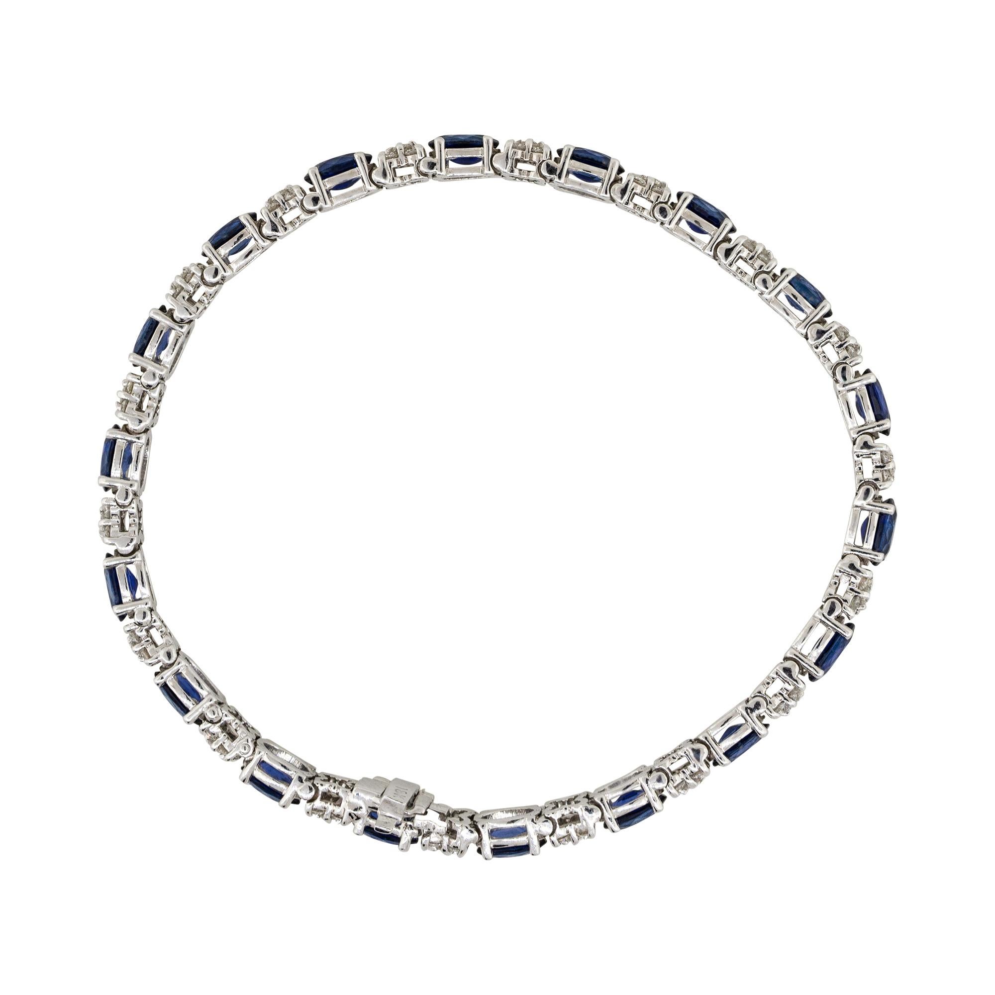10,40 Karat ovaler Saphir gerades Armband mit Diamanten 18 Karat auf Lager Damen