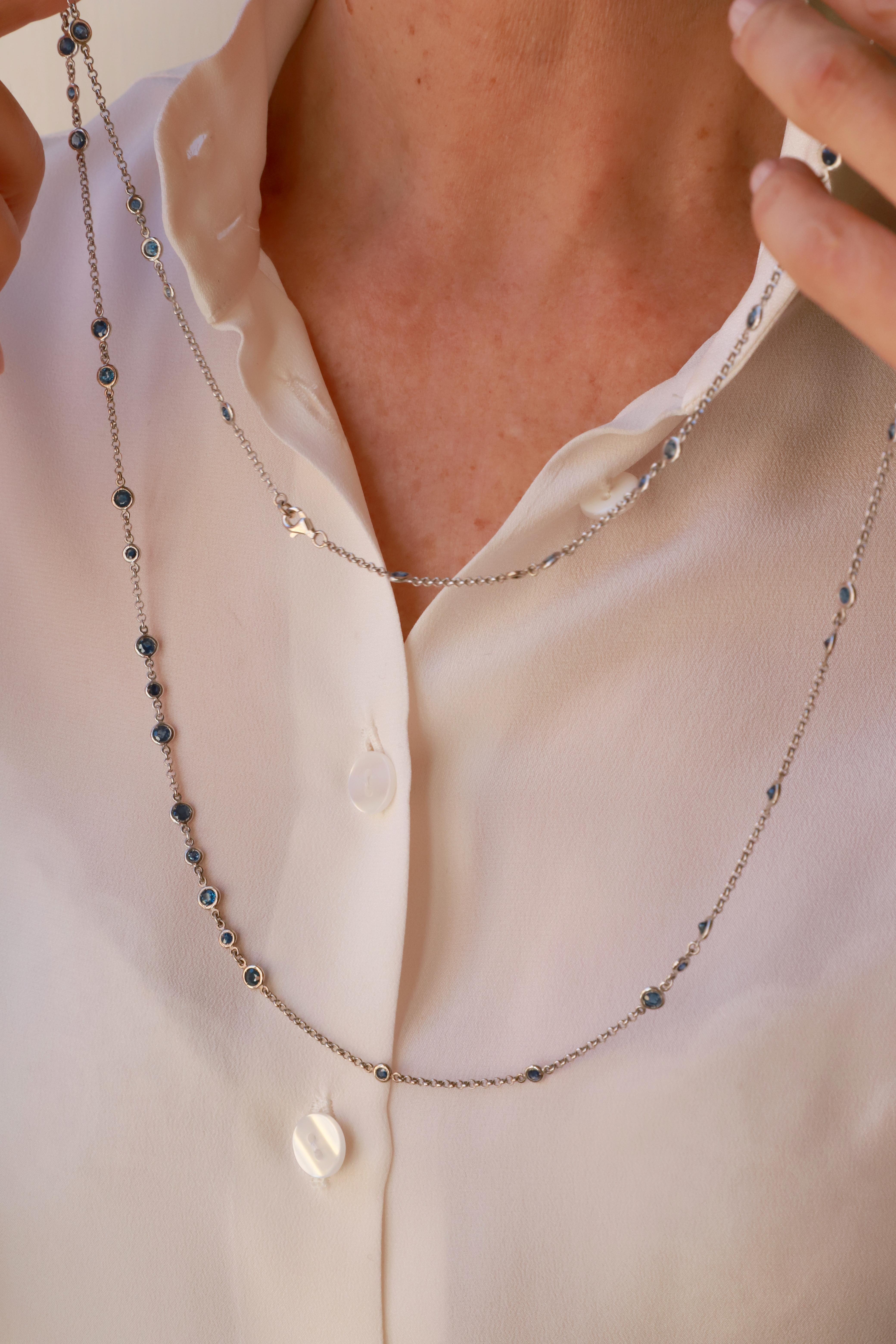 Art Deco 10.40 Karats Sapphires 18 Karats White Gold Blue Sautoir Long Chain Necklace For Sale