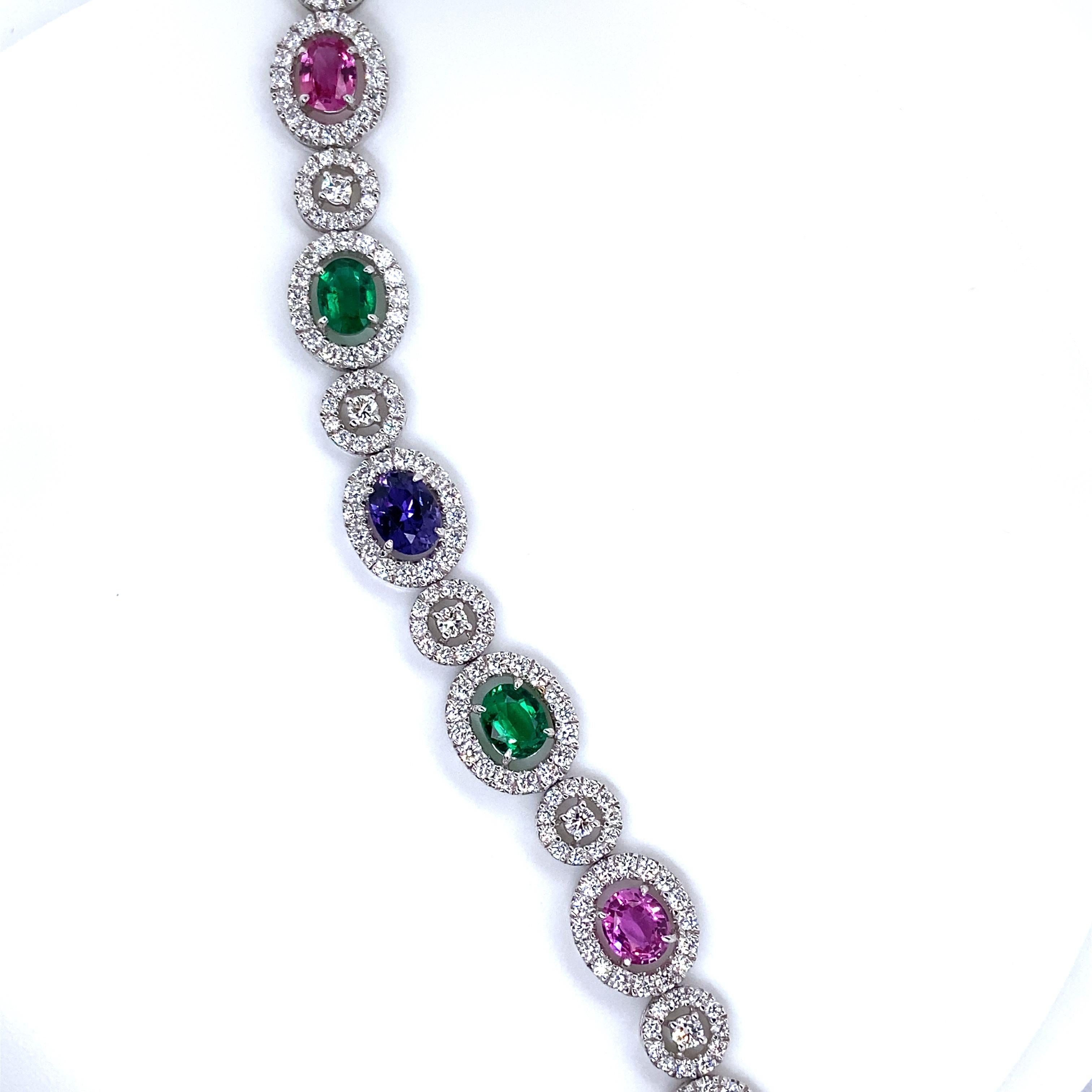 Brazalete de oro con zafiro, esmeralda y diamantes de 10,41 quilates certificados GRS sin calor en venta 4