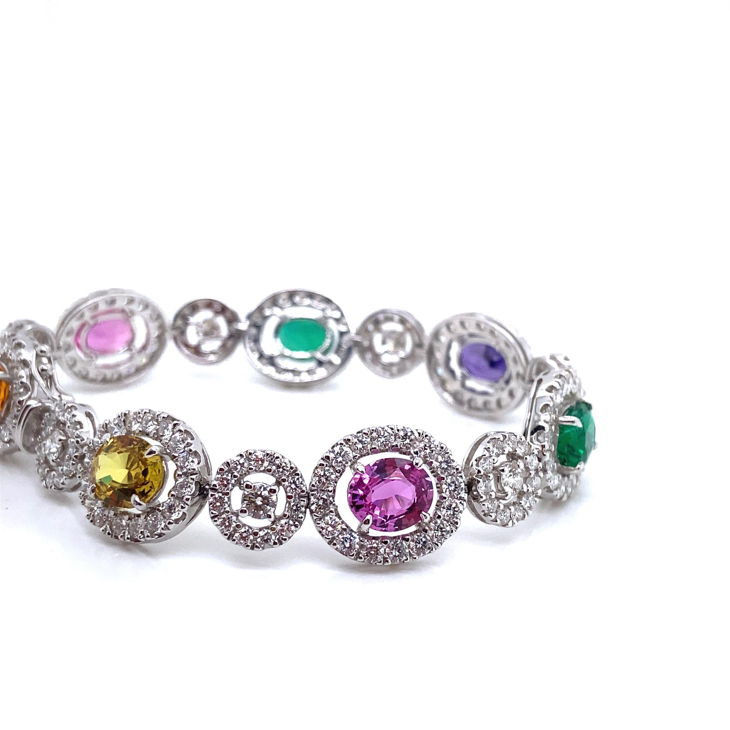 10.41 Carat GRS Certified No Heat Sapphire, Emerald, and Diamond Gold Bracelet  In New Condition For Sale In Hong Kong, HK