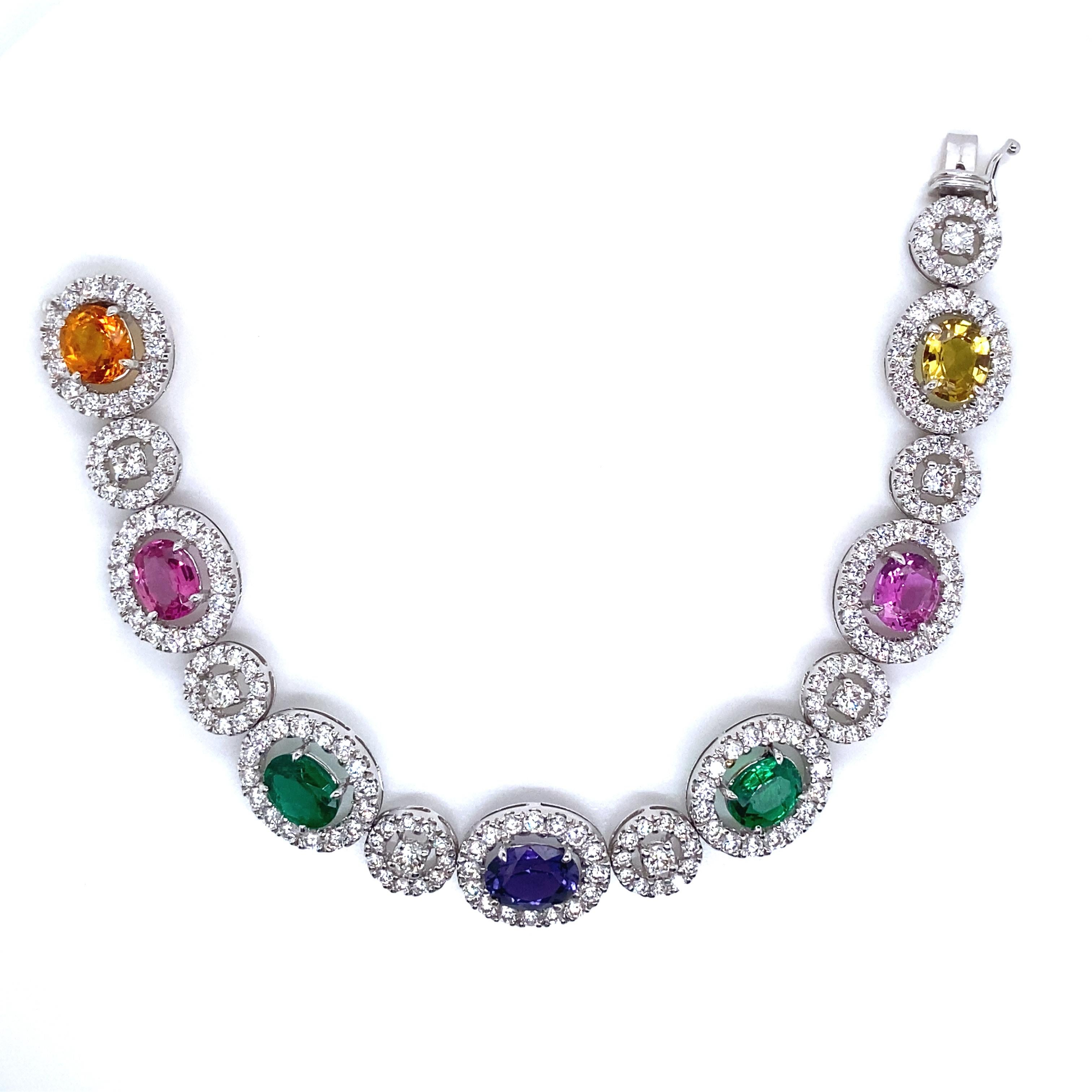 Brazalete de oro con zafiro, esmeralda y diamantes de 10,41 quilates certificados GRS sin calor en venta 3