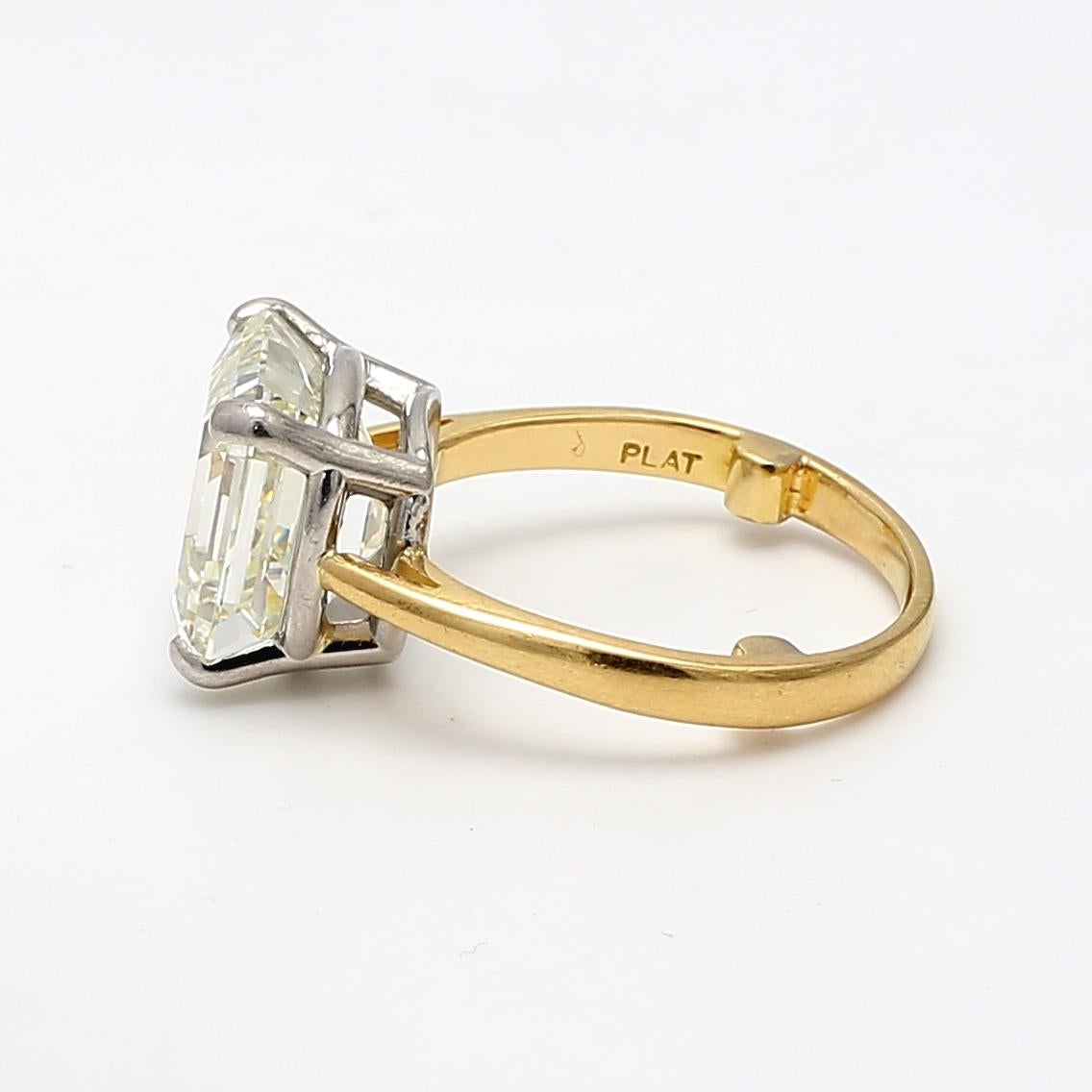 10,42 Carati Taglio Asscher L VS1 Diamante 18K YG e Anello Nuziale in Platino in vendita 3