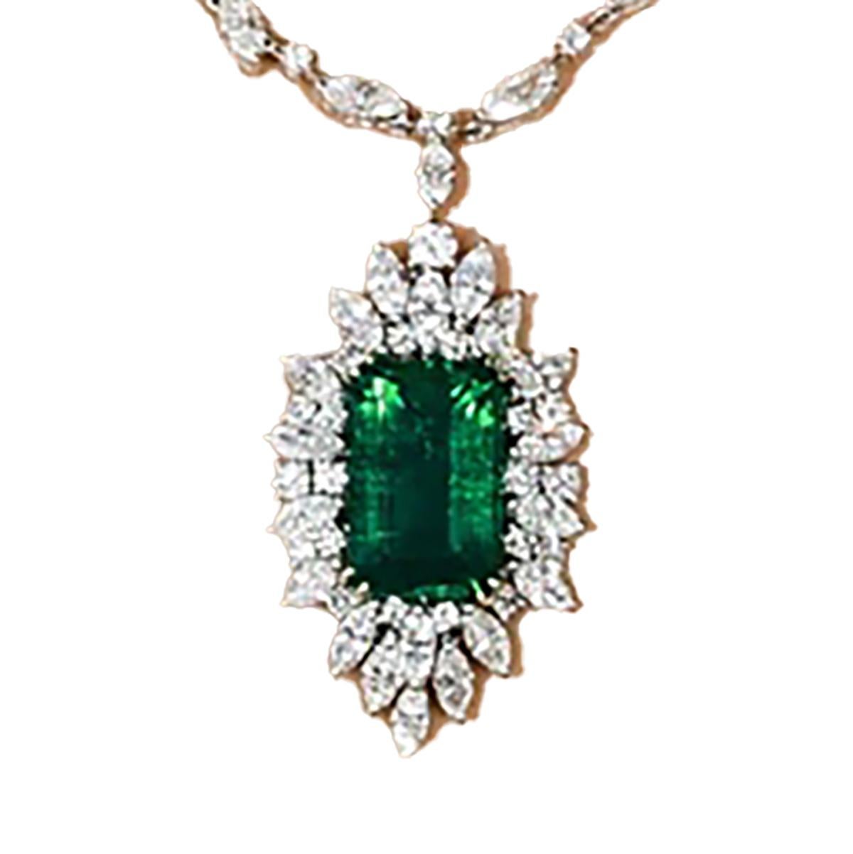 10.42 Carat Emerald Necklace In New Condition For Sale In Sarasota, FL