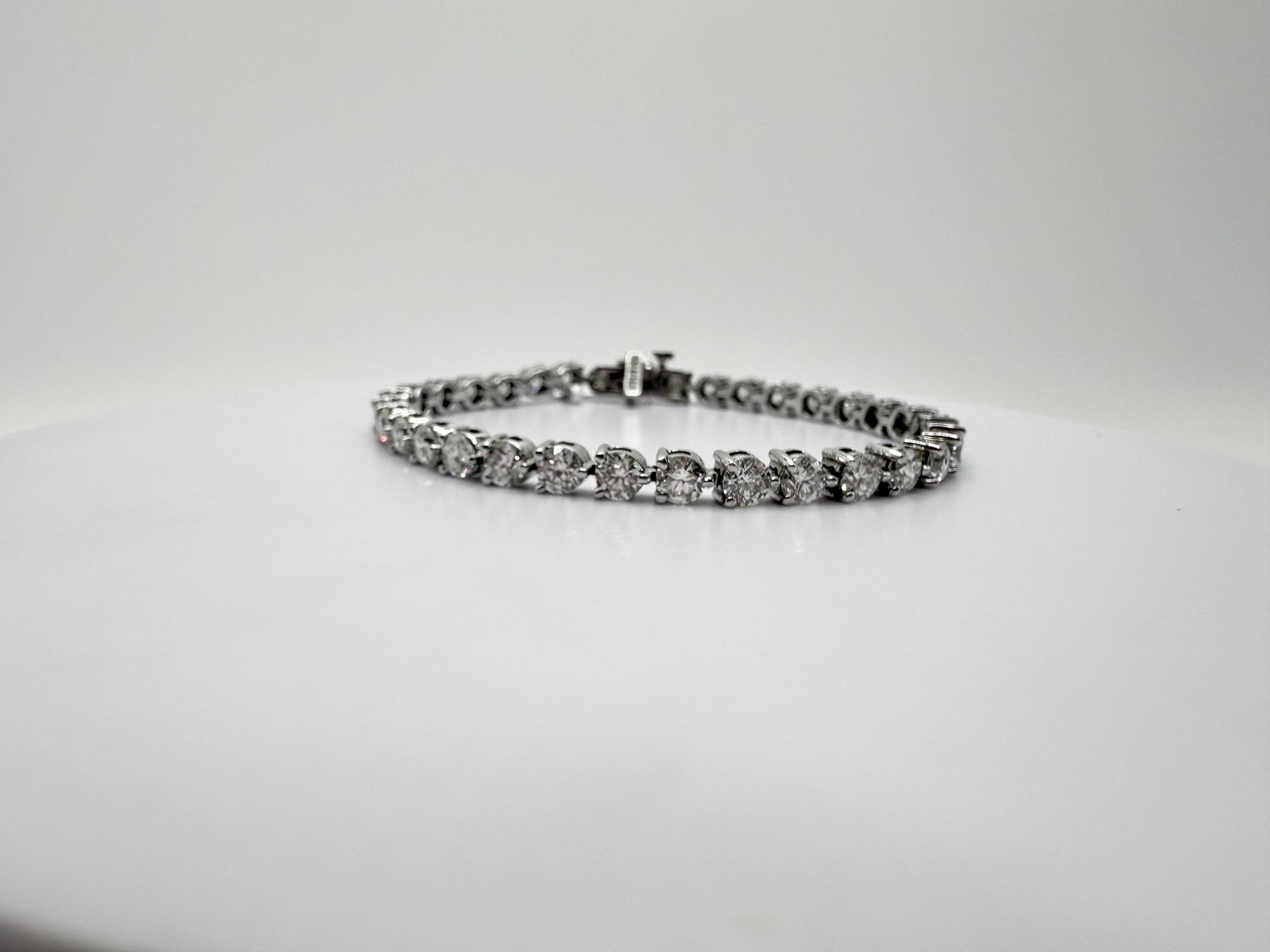 Pulsera de tenis con diamantes redondos de 10,42 quilates y engaste de 3 garras en venta 2
