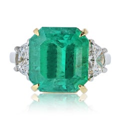 10.42ct Green Emerald And Half Moon Diamond Three Stone Ring