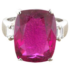 Anello a 3 pietre in platino con tormalina rubellite e diamante da 10,44 carati