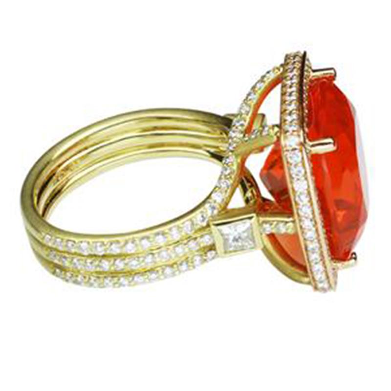 10.45 Carat Cushion Cut Fire Opal 18 Karat Gold Ring Estate Fine Jewelry In New Condition In Montreal, QC