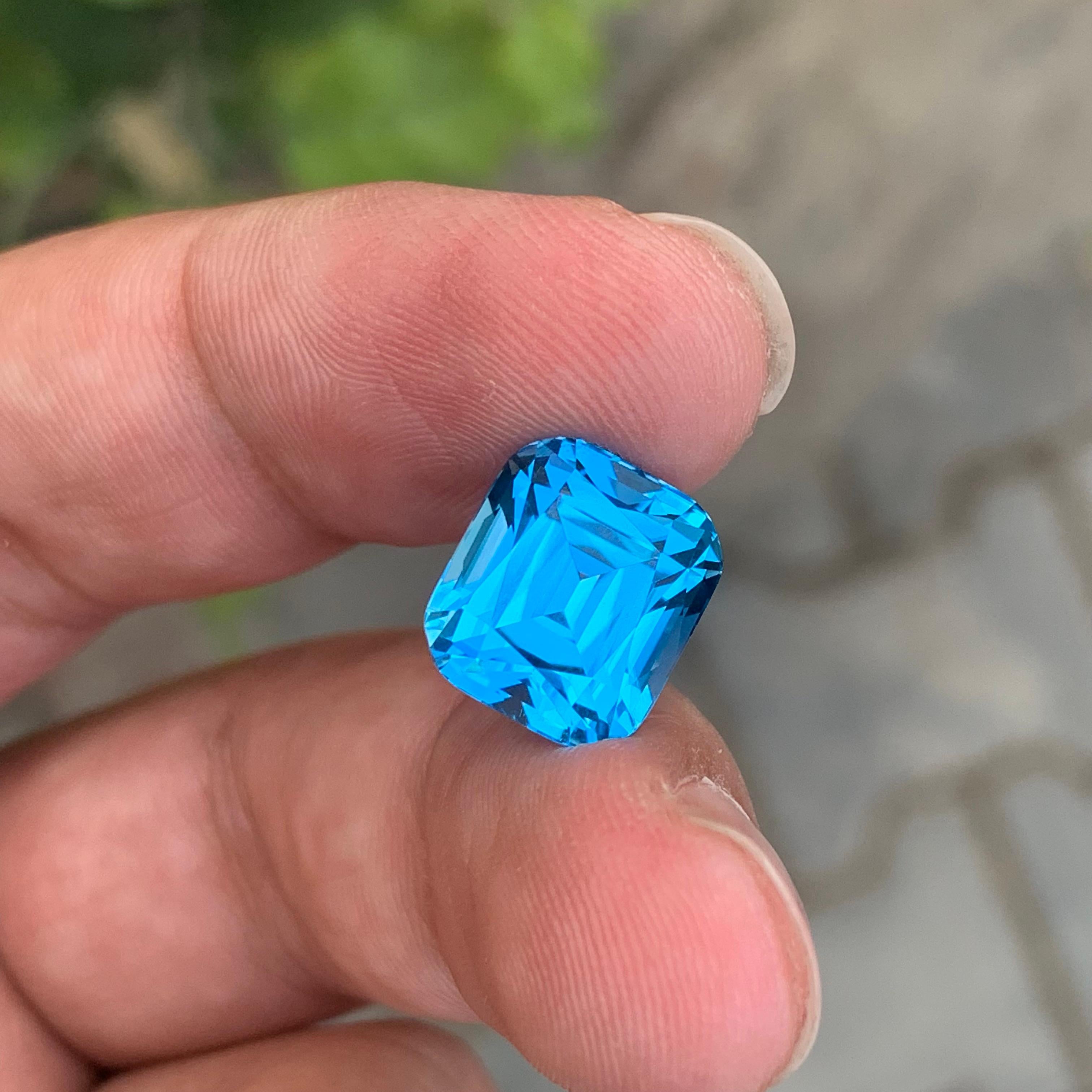 10,45 carati di elegante Topazio blu svizzero sfuso a forma di cuscino In condizioni Nuovo in vendita a Peshawar, PK