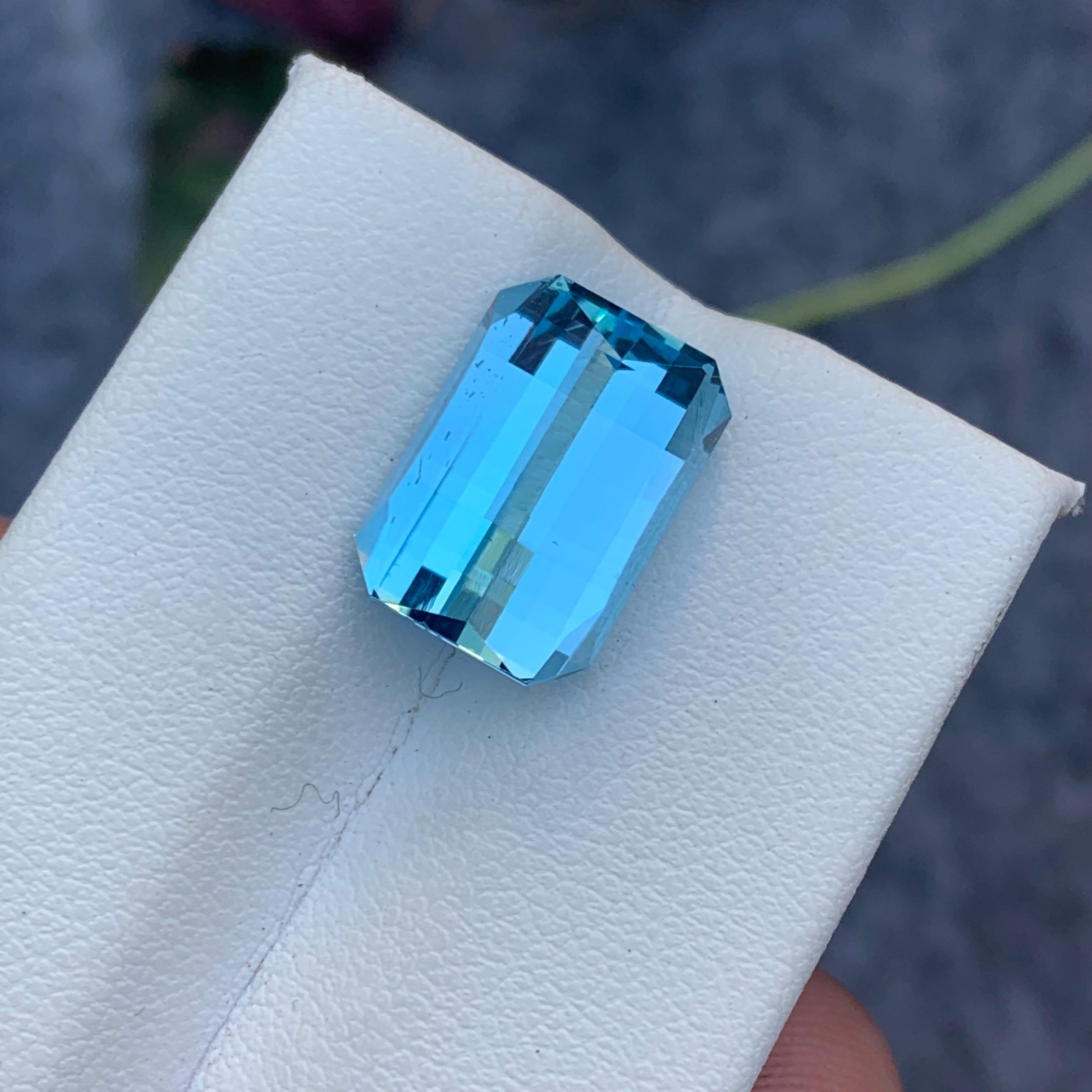 Superbe topaze bleu ciel non sertie de 10,45 carats, taille pixel, du Brésil en vente 6