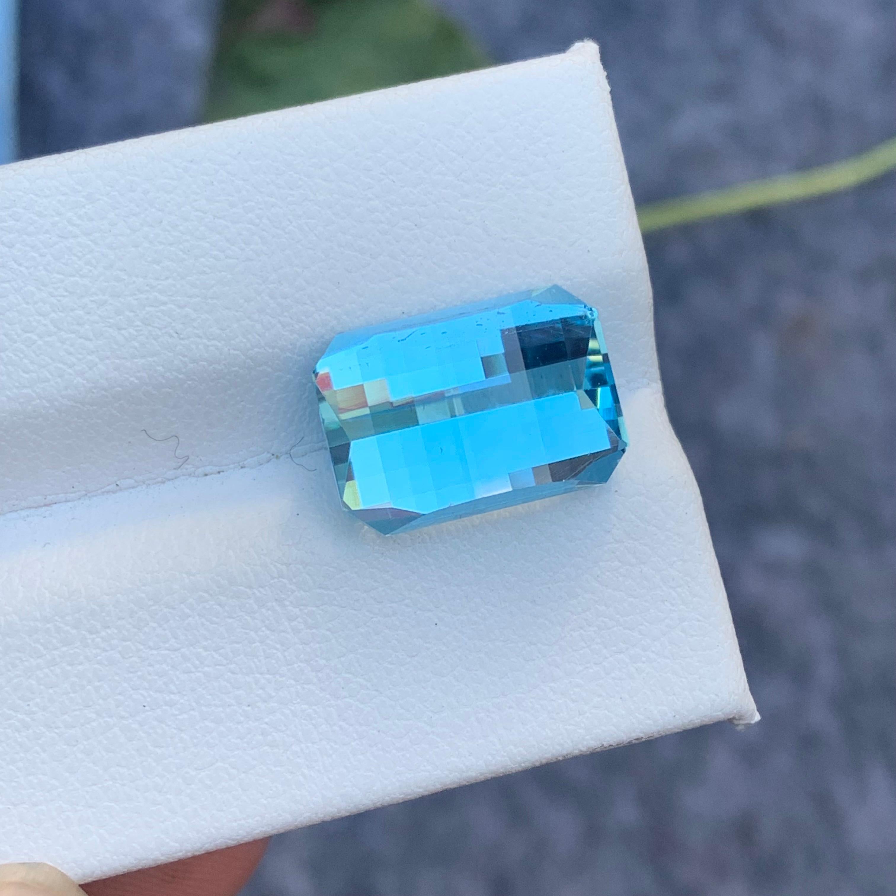 Superbe topaze bleu ciel non sertie de 10,45 carats, taille pixel, du Brésil en vente 7