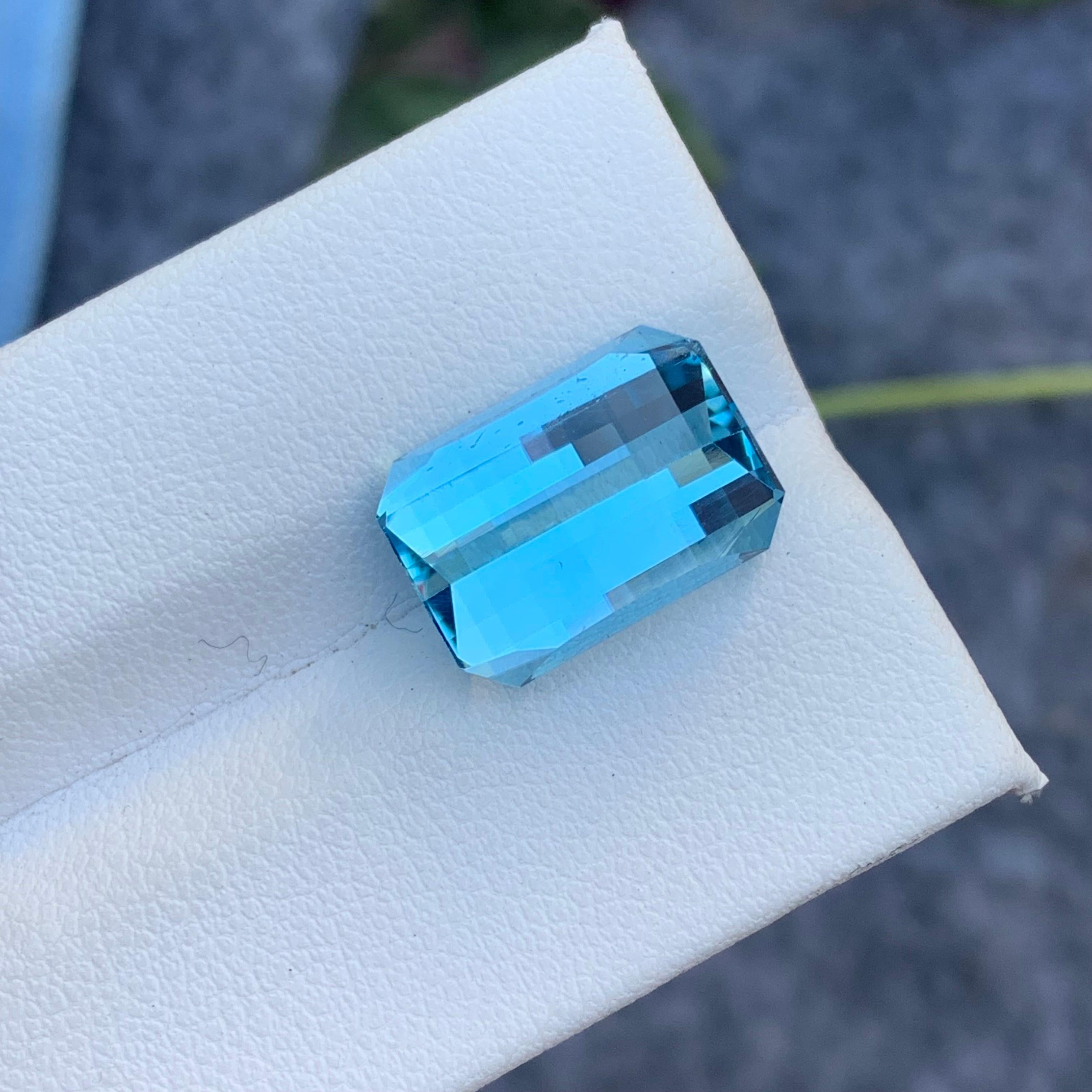 Superbe topaze bleu ciel non sertie de 10,45 carats, taille pixel, du Brésil en vente 10