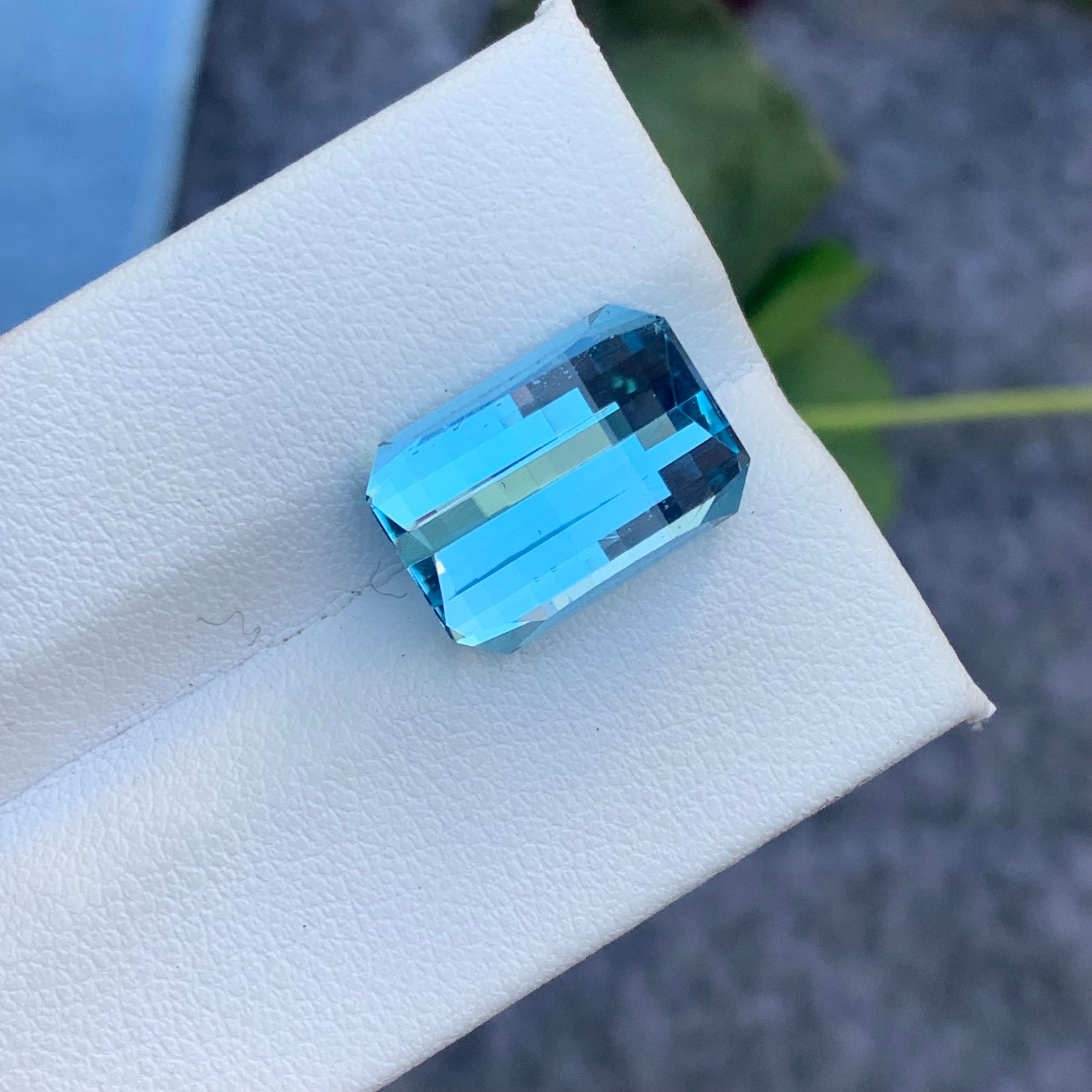 Superbe topaze bleu ciel non sertie de 10,45 carats, taille pixel, du Brésil en vente 12