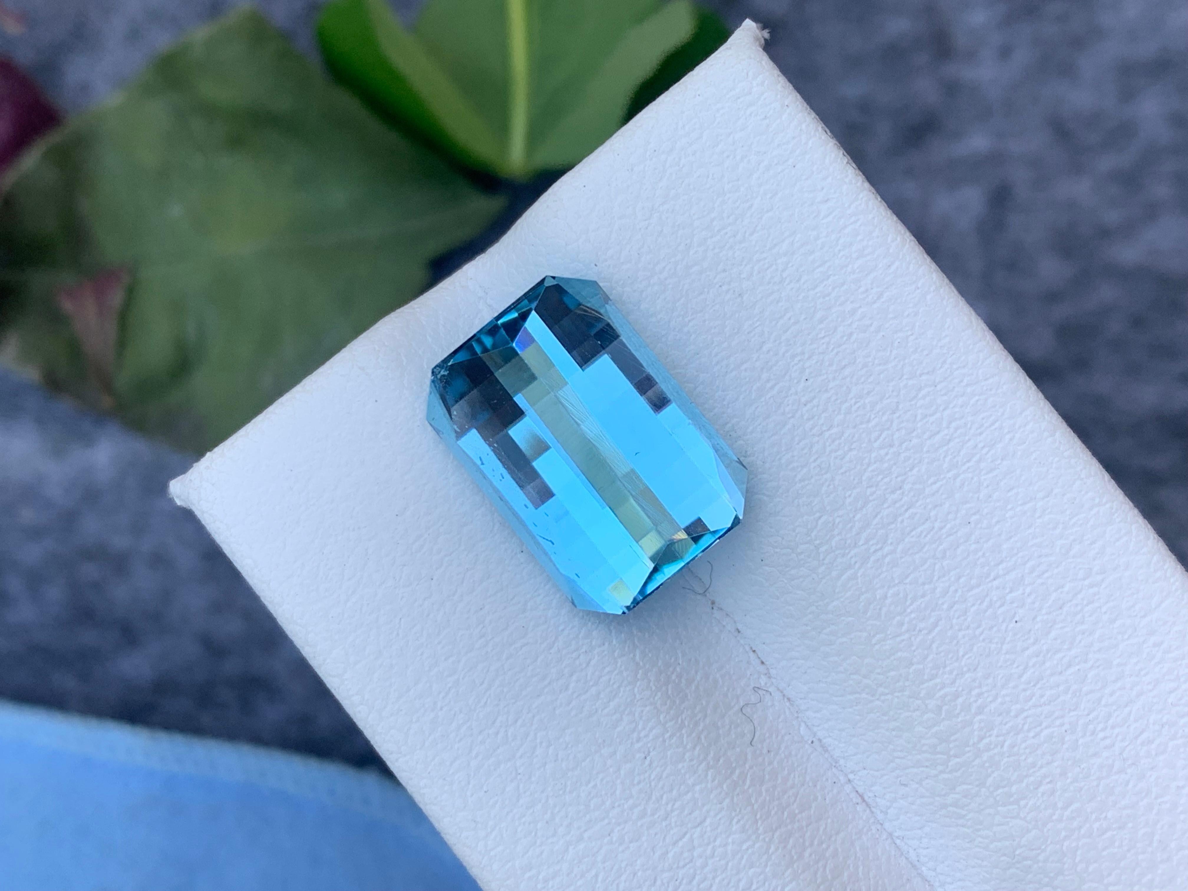 Superbe topaze bleu ciel non sertie de 10,45 carats, taille pixel, du Brésil en vente 13