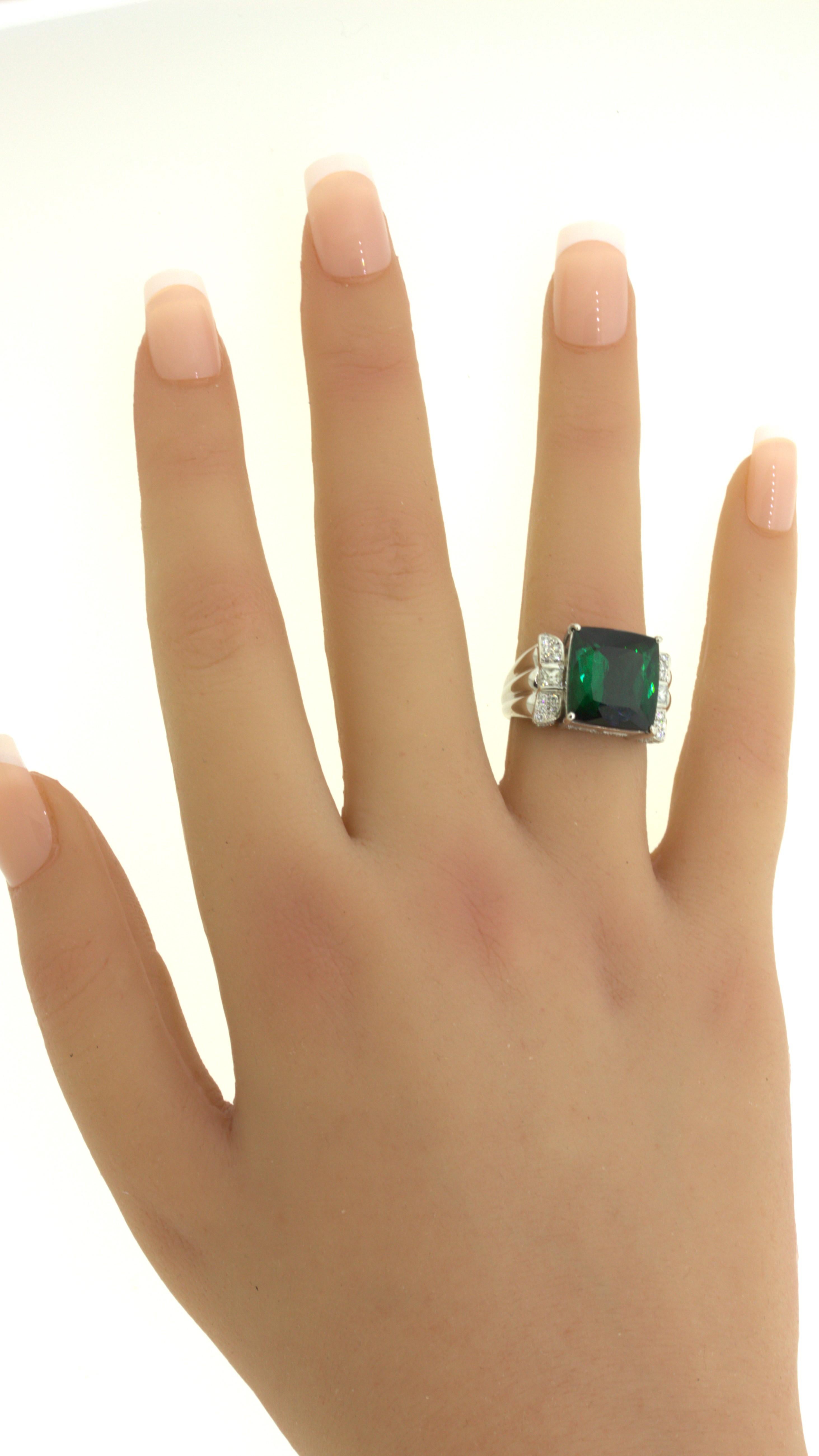 Anello di platino con tormalina indicolite e diamante da 10,45 carati 9