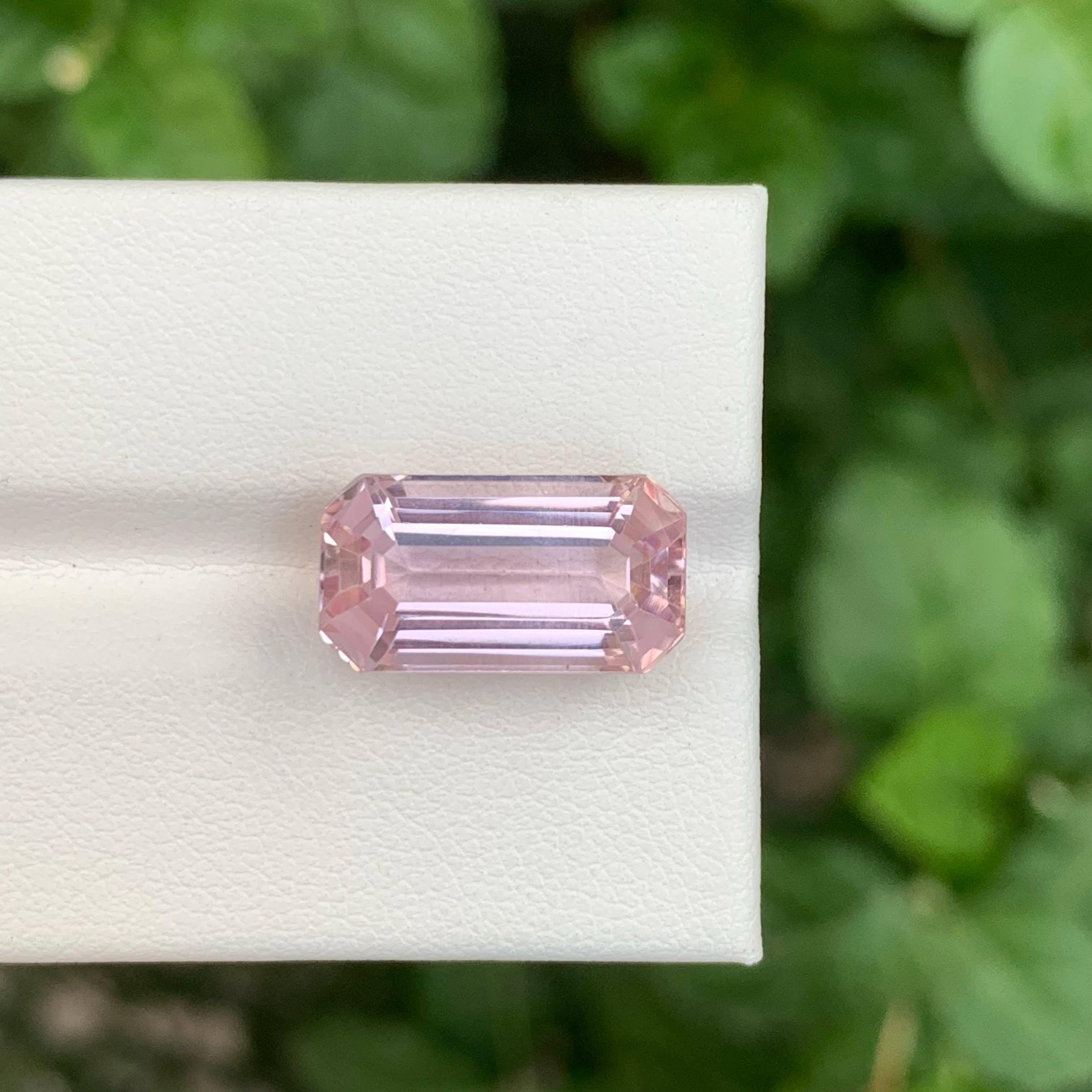 10.45 Carat Loose Pink Kunzite Stone Emerald Cut Natural Afghan Gemstone (pierre précieuse afghane) Unisexe en vente