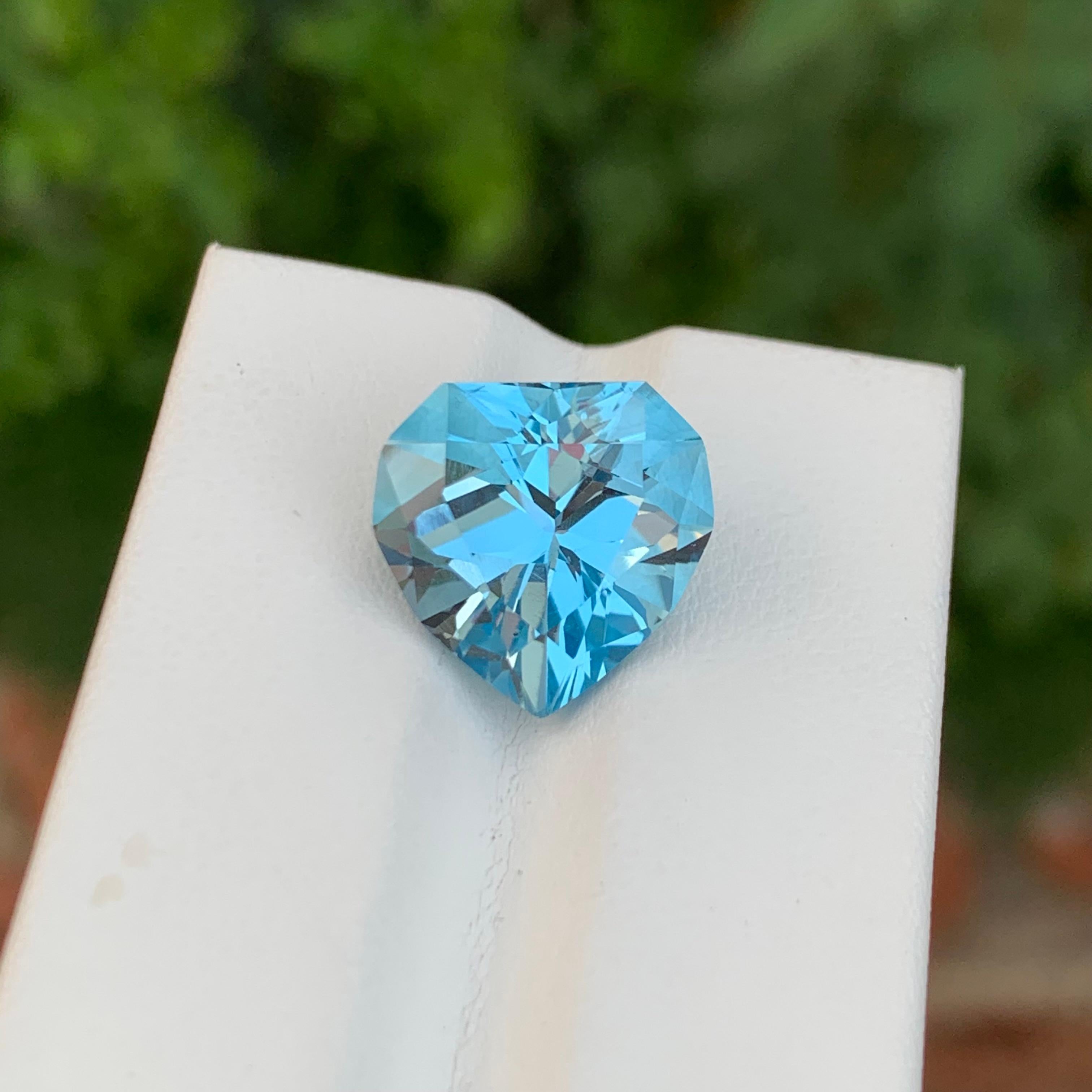 Loose Blue Topaz

Weight: 10.45 Carats
Dimensions: 13.4 x 13.6 x 9.3 Mm
Origin: Brazil
Shape: Heart Shape 
Color: Blue
Certificate: On Demand

Benefits Of Wearing Blue Topaz Stone:
It helps to improve communication and self-expression.
It provides