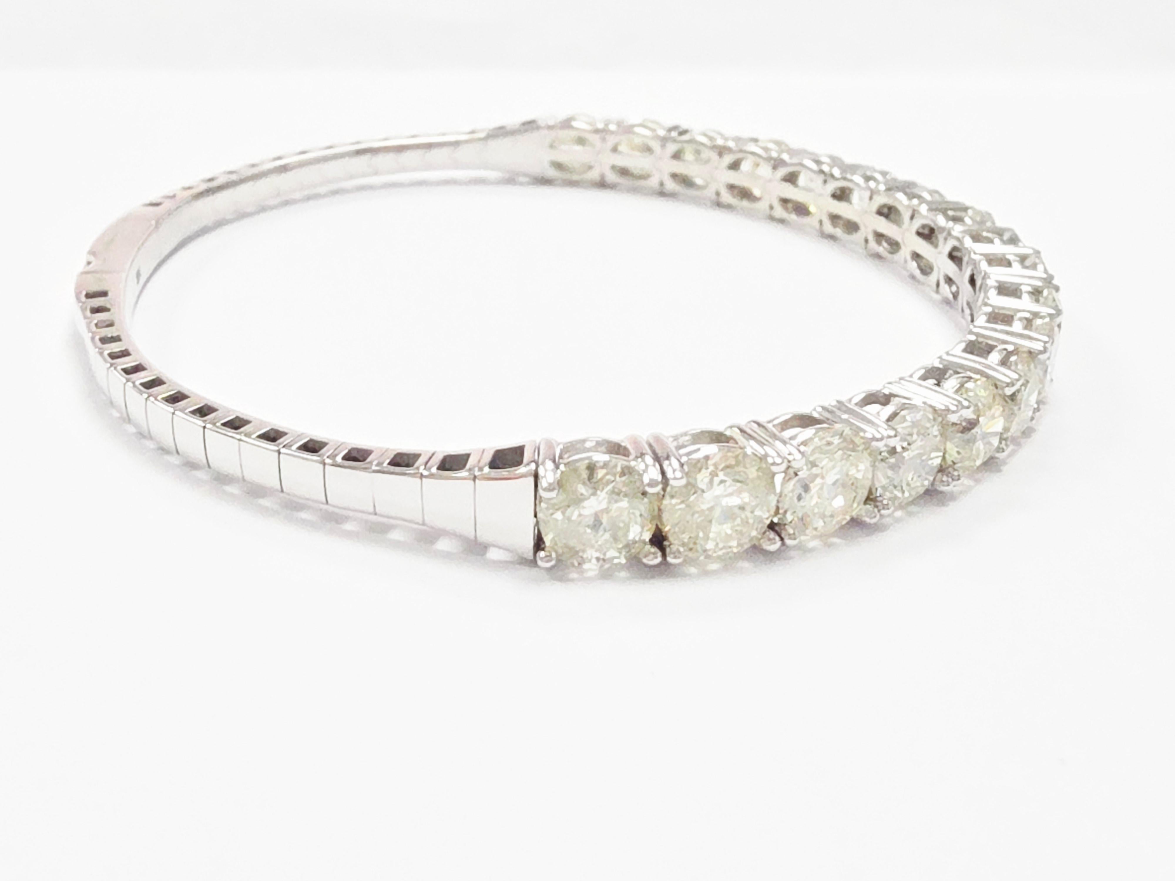da uomo o donna Bangle flessibile con diamante naturale da 10,45 carati in oro bianco 14 carati in vendita