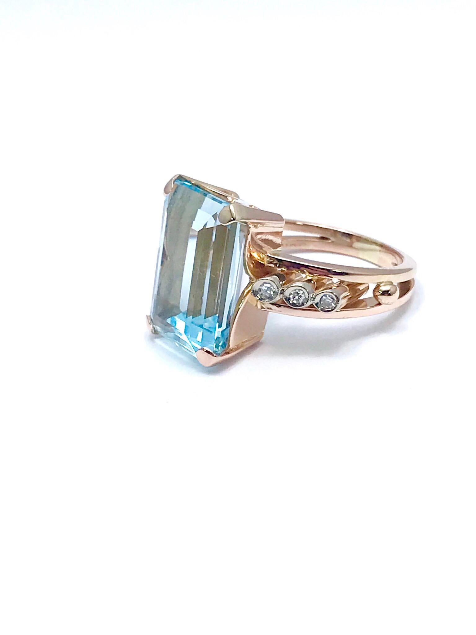 Retro-Ring aus Roségold mit 10,46 Karat Aquamarin im Smaragdschliff und rundem Diamant 3