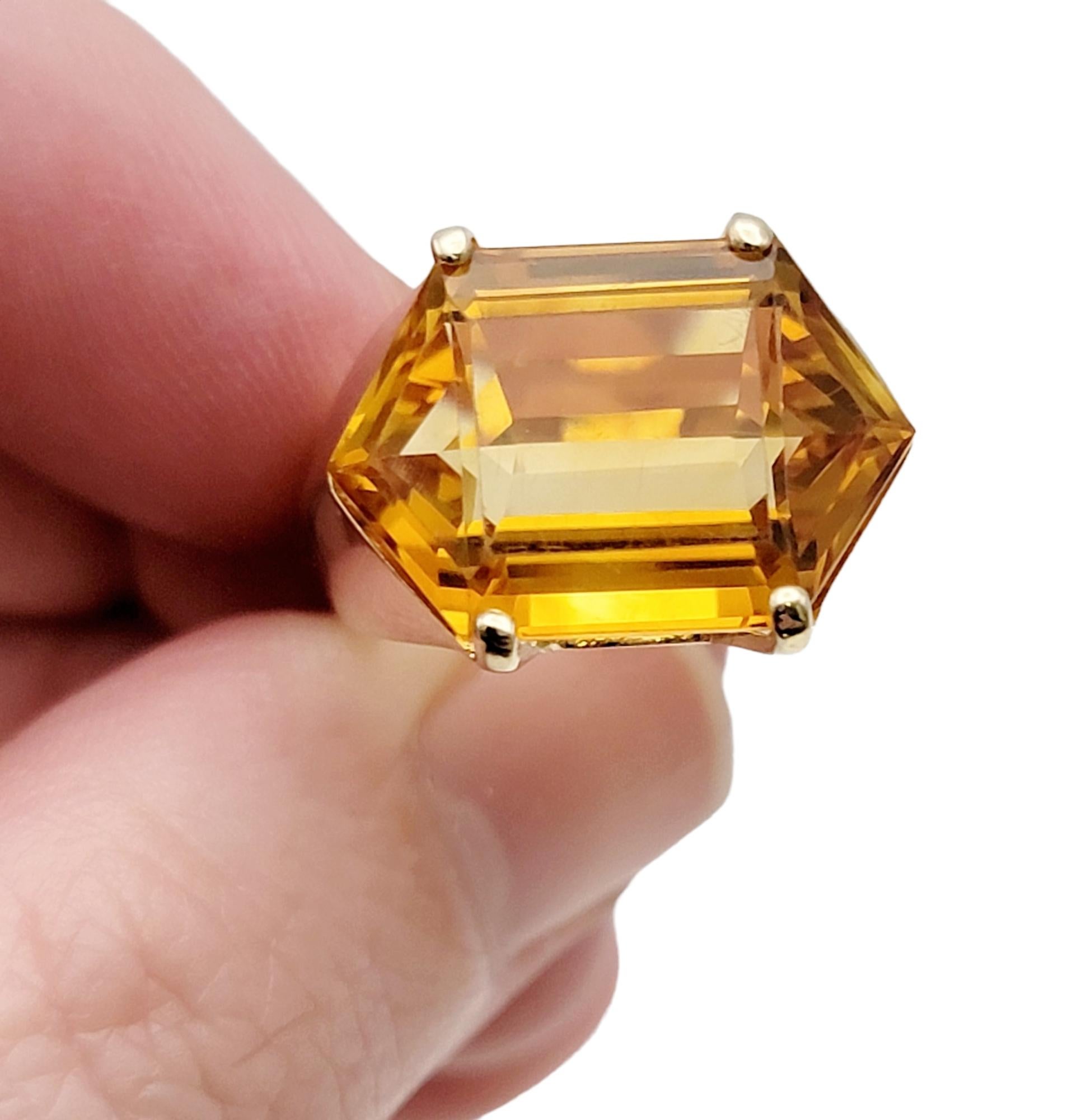 10.46 Carats Total Hexagonal Cut Citrine Cocktail Ring in 14 Karat Yellow Gold For Sale 6