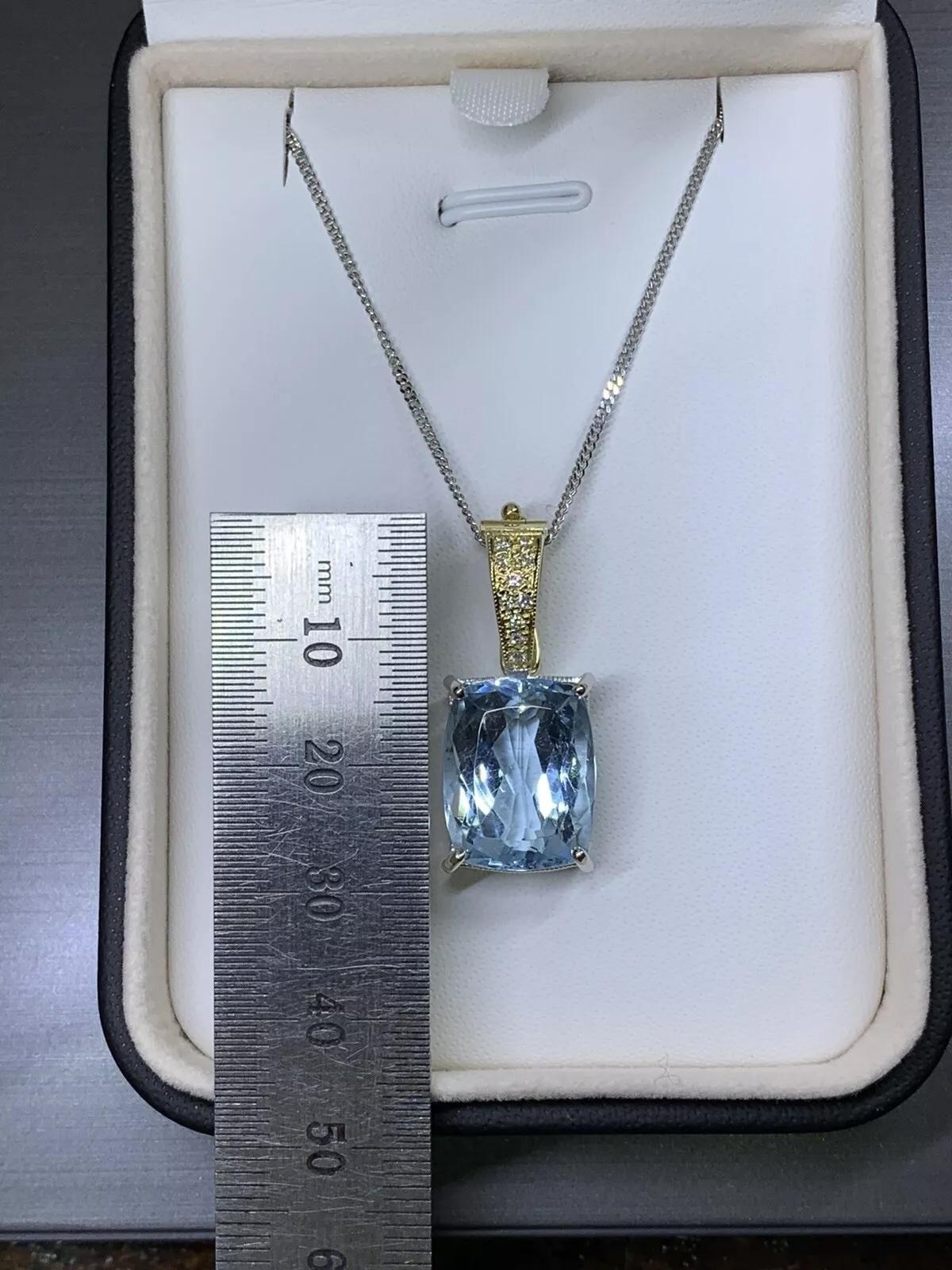 10.46ct Aquamarine and diamonds pendant pearl clasp in 18k yellow and white gold For Sale 1