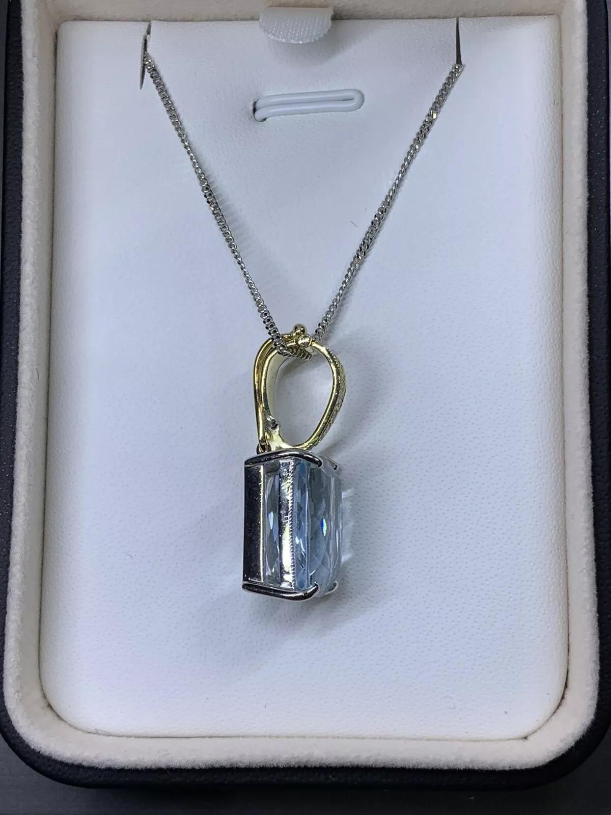 10.46ct Aquamarine and diamonds pendant pearl clasp in 18k yellow and white gold For Sale 4