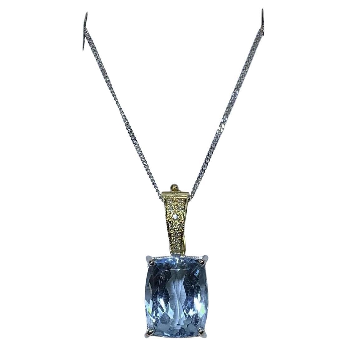 10.46ct Aquamarine and diamonds pendant pearl clasp in 18k yellow and white gold For Sale