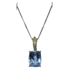 10.46ct Aquamarine and diamonds pendant pearl clasp in 18k yellow and white gold
