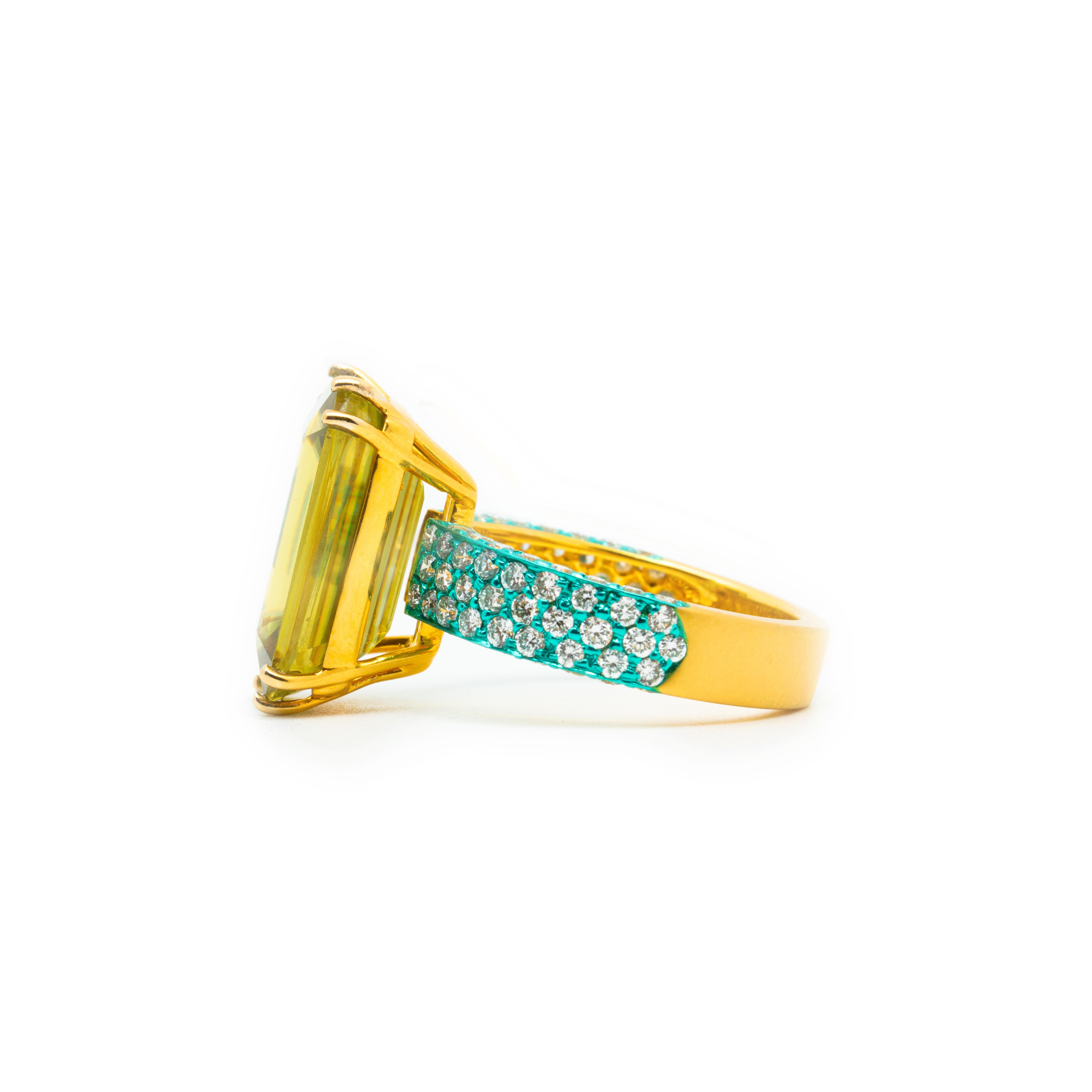 Moderno Anello con sfene/titanite e diamanti da 10,47 carati, oro giallo 18 carati, Austy Lee in vendita