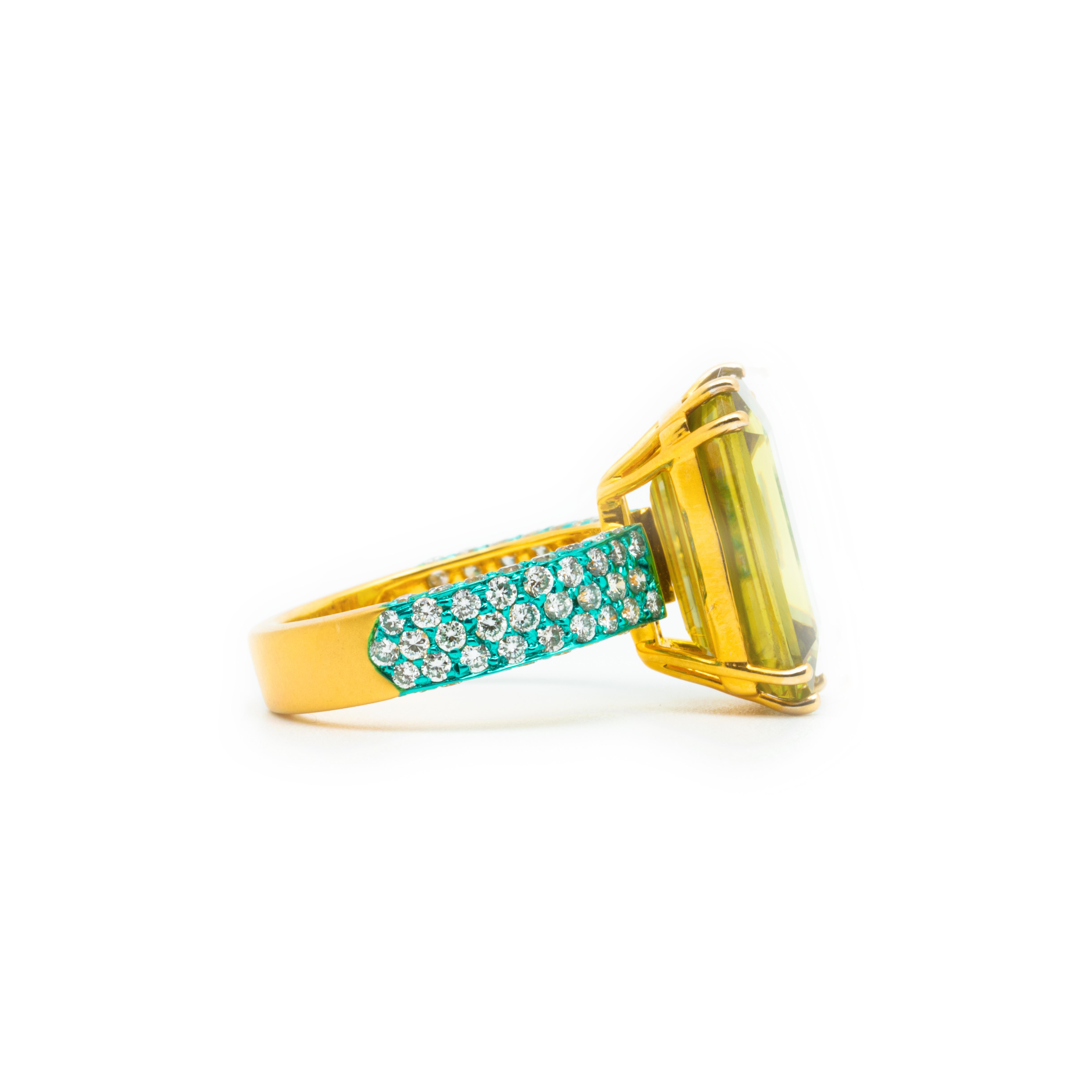 Anello con sfene/titanite e diamanti da 10,47 carati, oro giallo 18 carati, Austy Lee In condizioni Nuovo in vendita a Hong Kong, HK