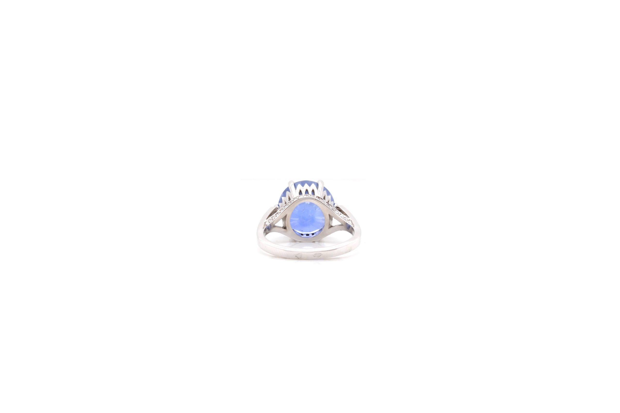 Women's or Men's 10.48 Carats Ceylon Sapphire Diamond Ring in Platinum For Sale