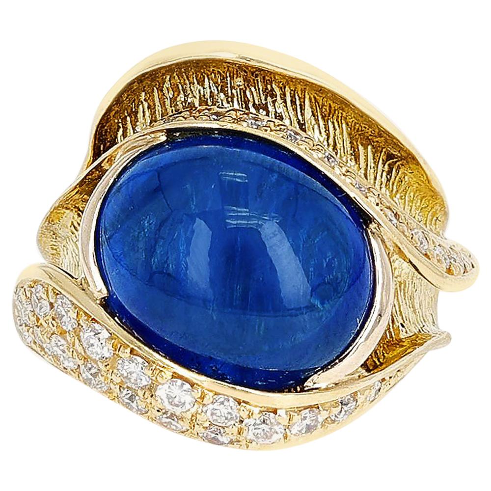 10.48 Ct. Sapphire Cabochon and 0.54 Ct. Diamond Cocktail Ring, 18k Yellow Gold For Sale