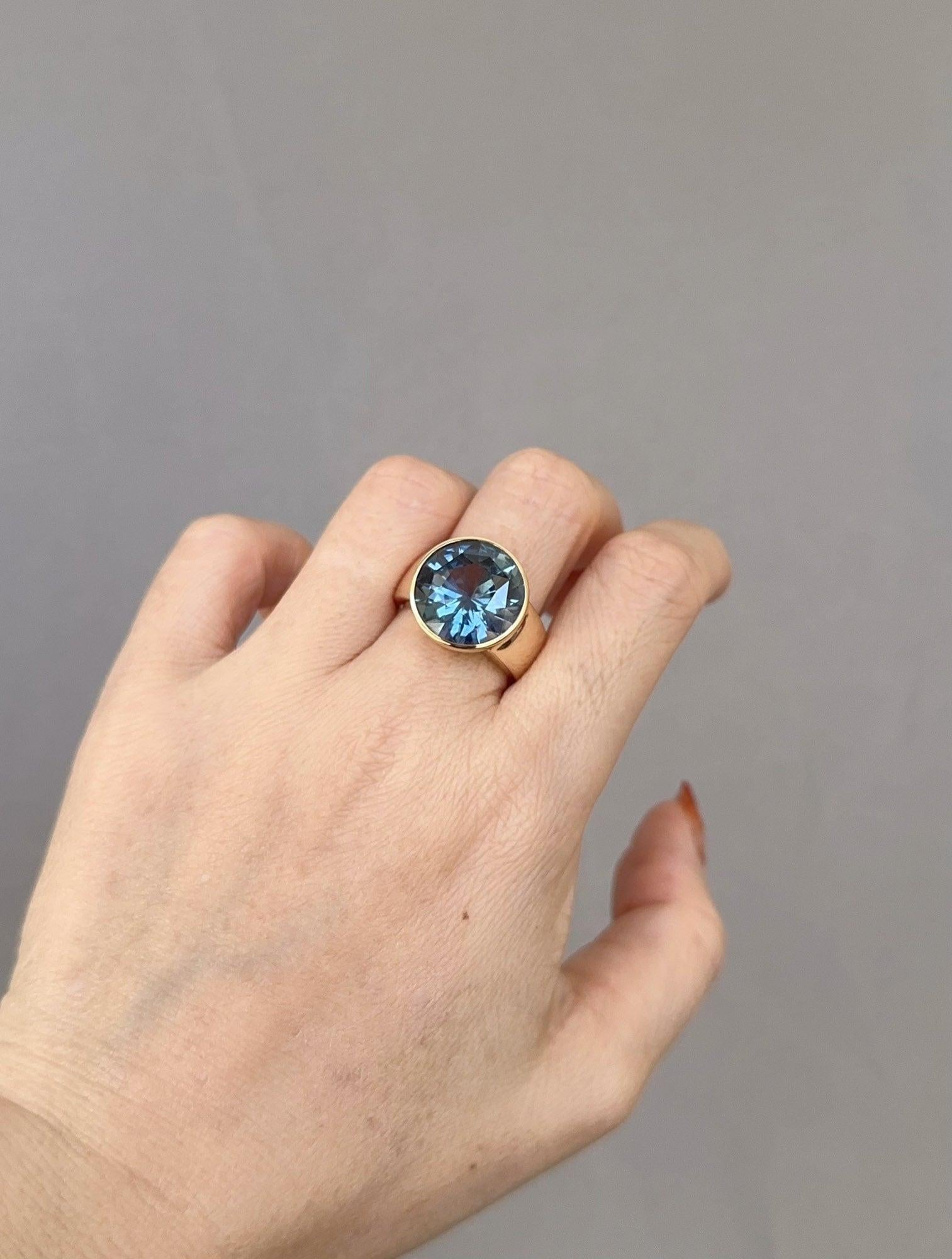 Women's or Men's 10.48ct GIA-Certified Unheated Sapphire on Wide Band Ring 18K Gold R6766 For Sale