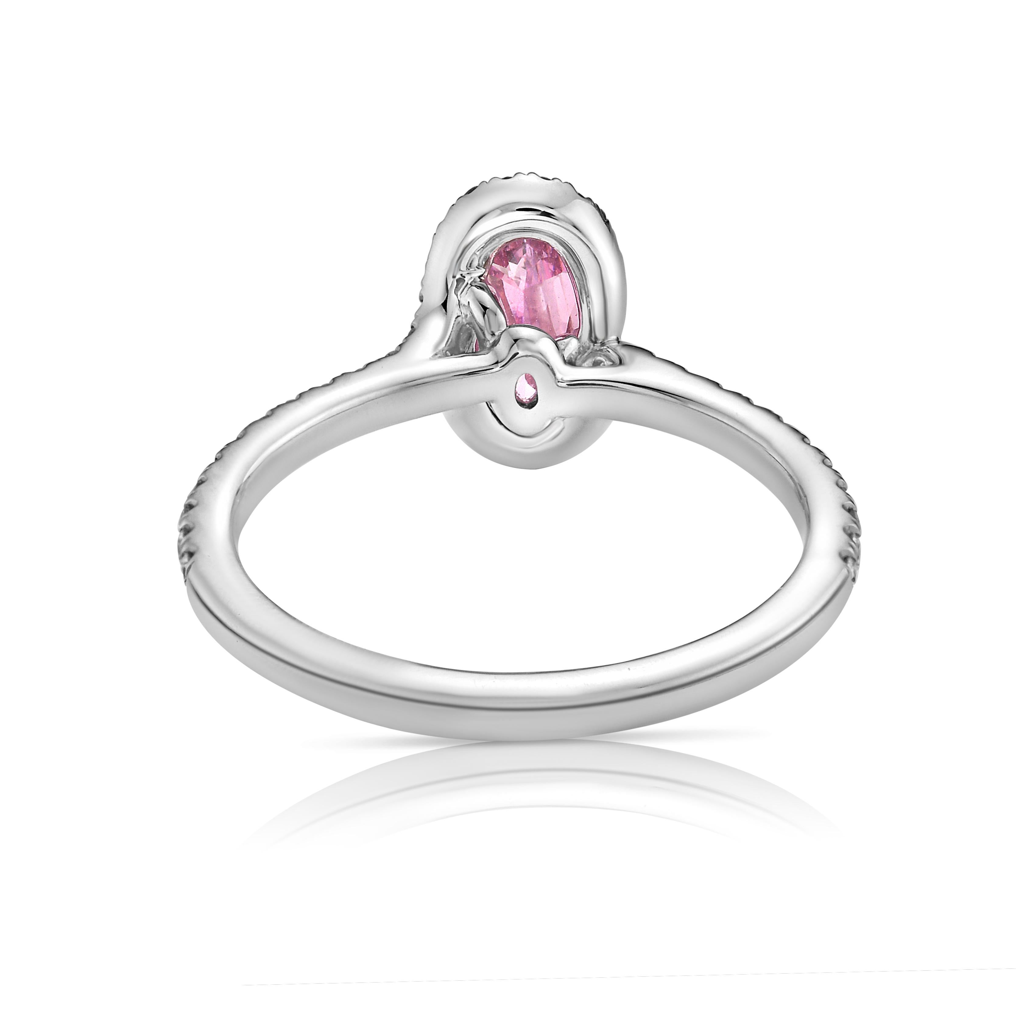 1.04ct Fancy Vivid Purple-Pink Oval Diamond Ring In New Condition For Sale In New York, NY